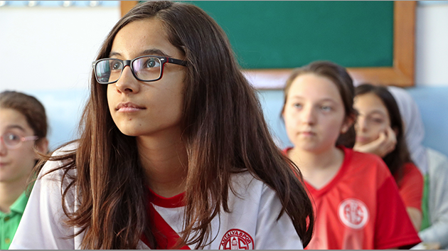 Bu okulda üniforma Antalyaspor forması