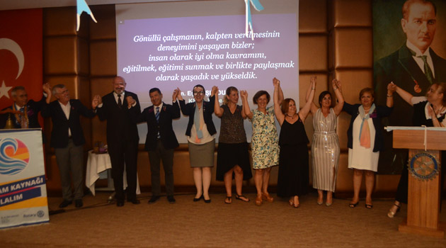 Rotary Başkanlığı el değiştirdi