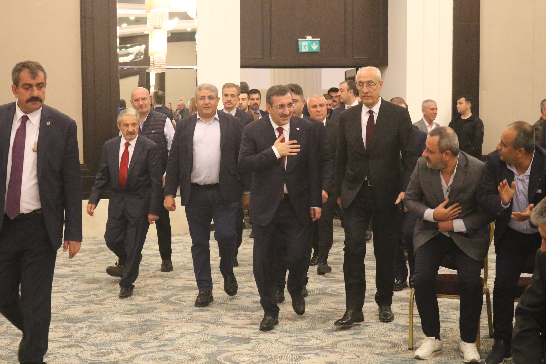 Cevdet Yılmaz: Ekonomimiz tarihinde ilk kez 1 trilyon dolar seviyesini geçti