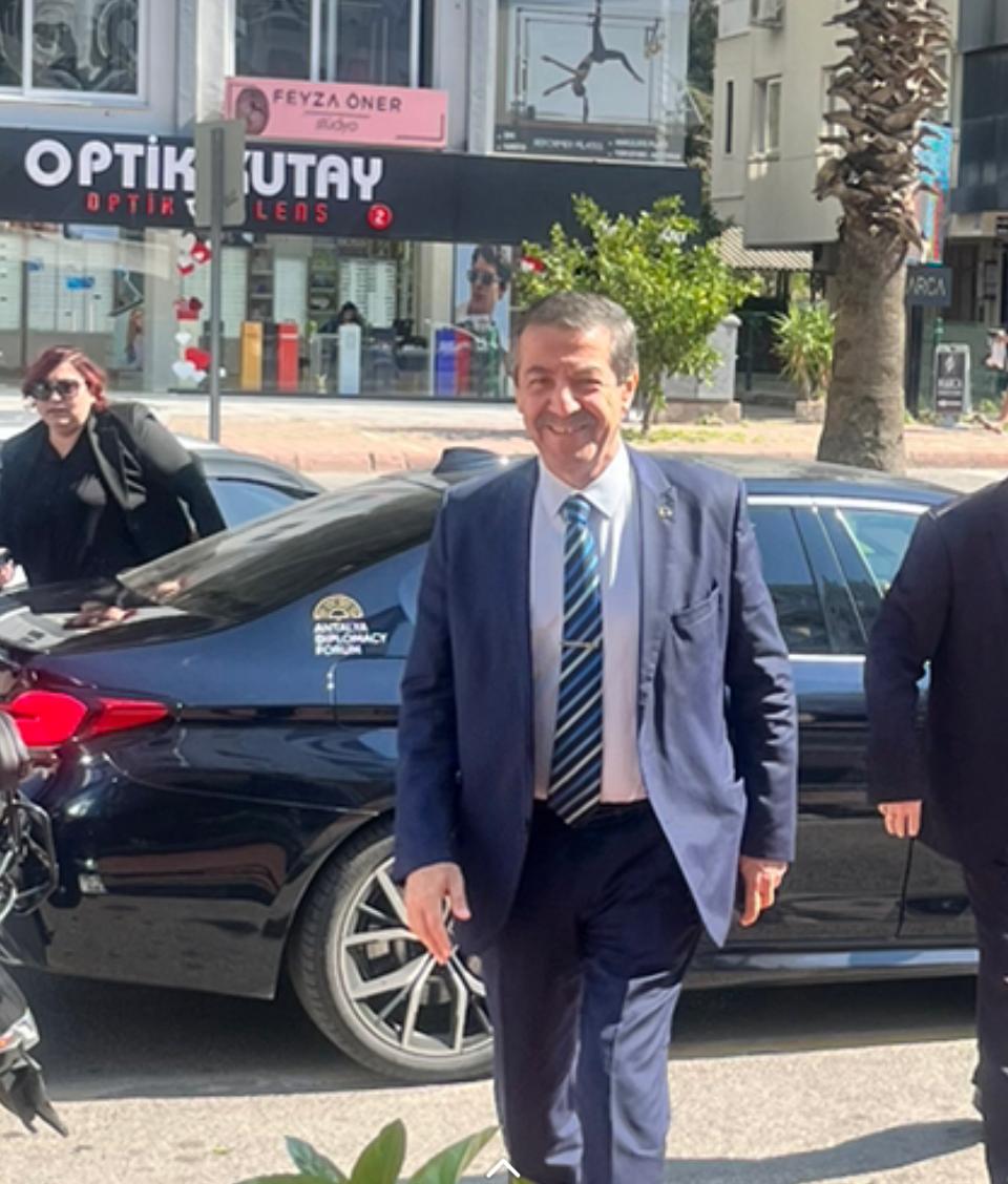 Ertuğruloğlu’ndan KKTC Anı Evi ziyareti