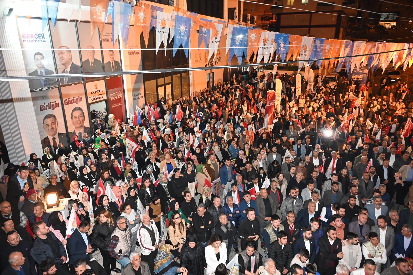 Tütüncü’nün Alanya seçim ofisi ziyareti mitinge dönüştü