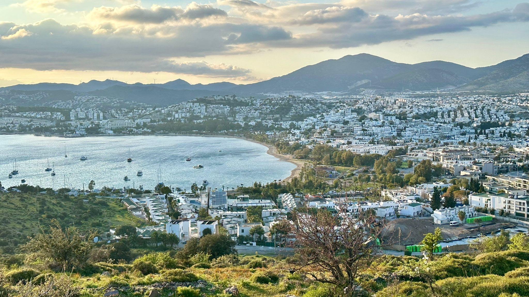 Yel değirmenlerinin görünümü, turizmcileri isyan ettirdi