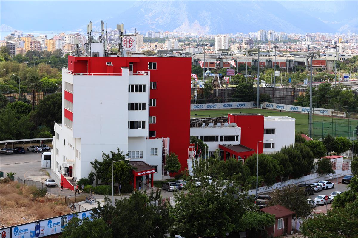KÜÇÜK BİR SANCAKTAN DÜNYA KENTİ ANTALYA'YA