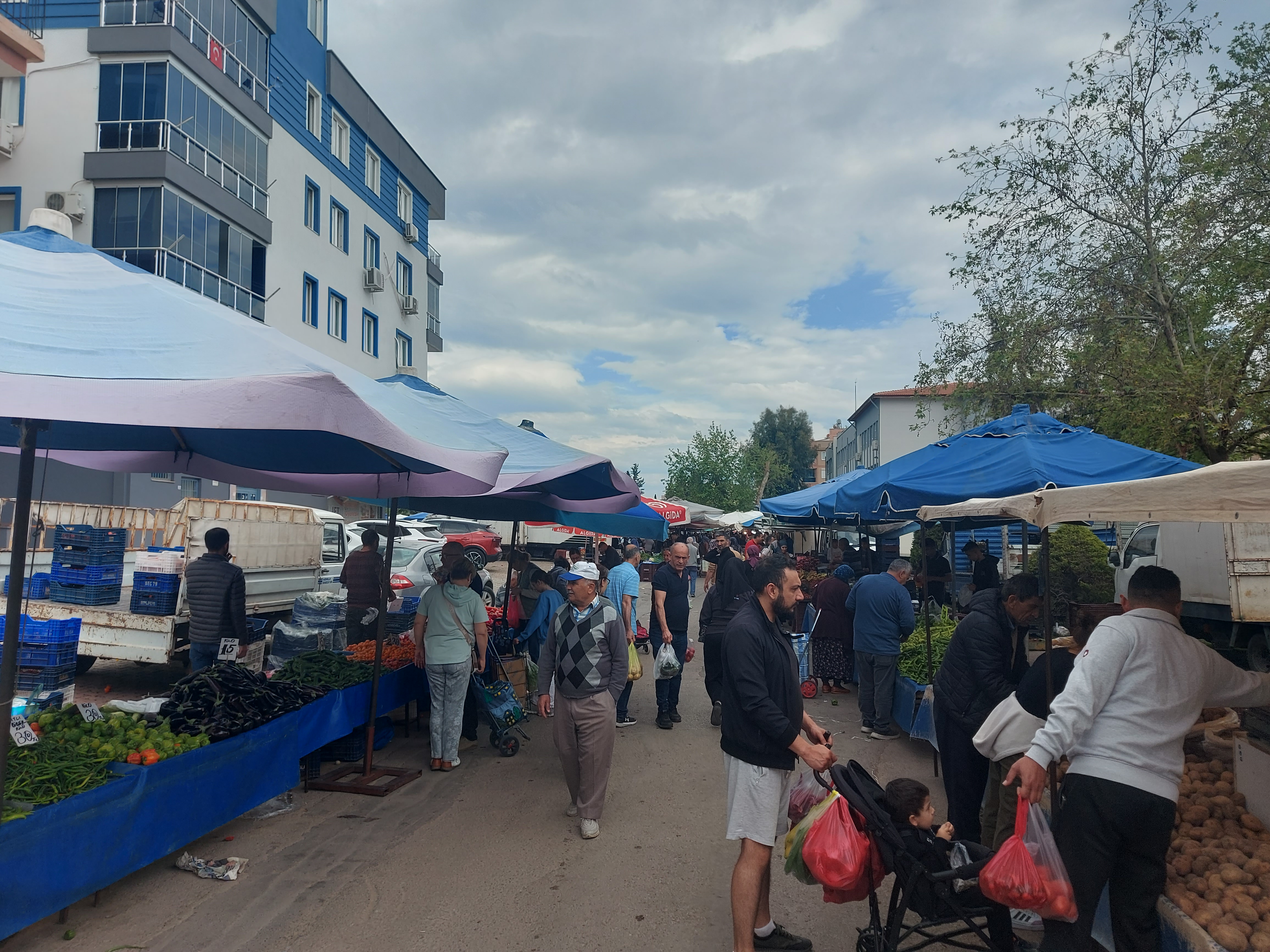 Pazarlarda bayram yoğunluğu