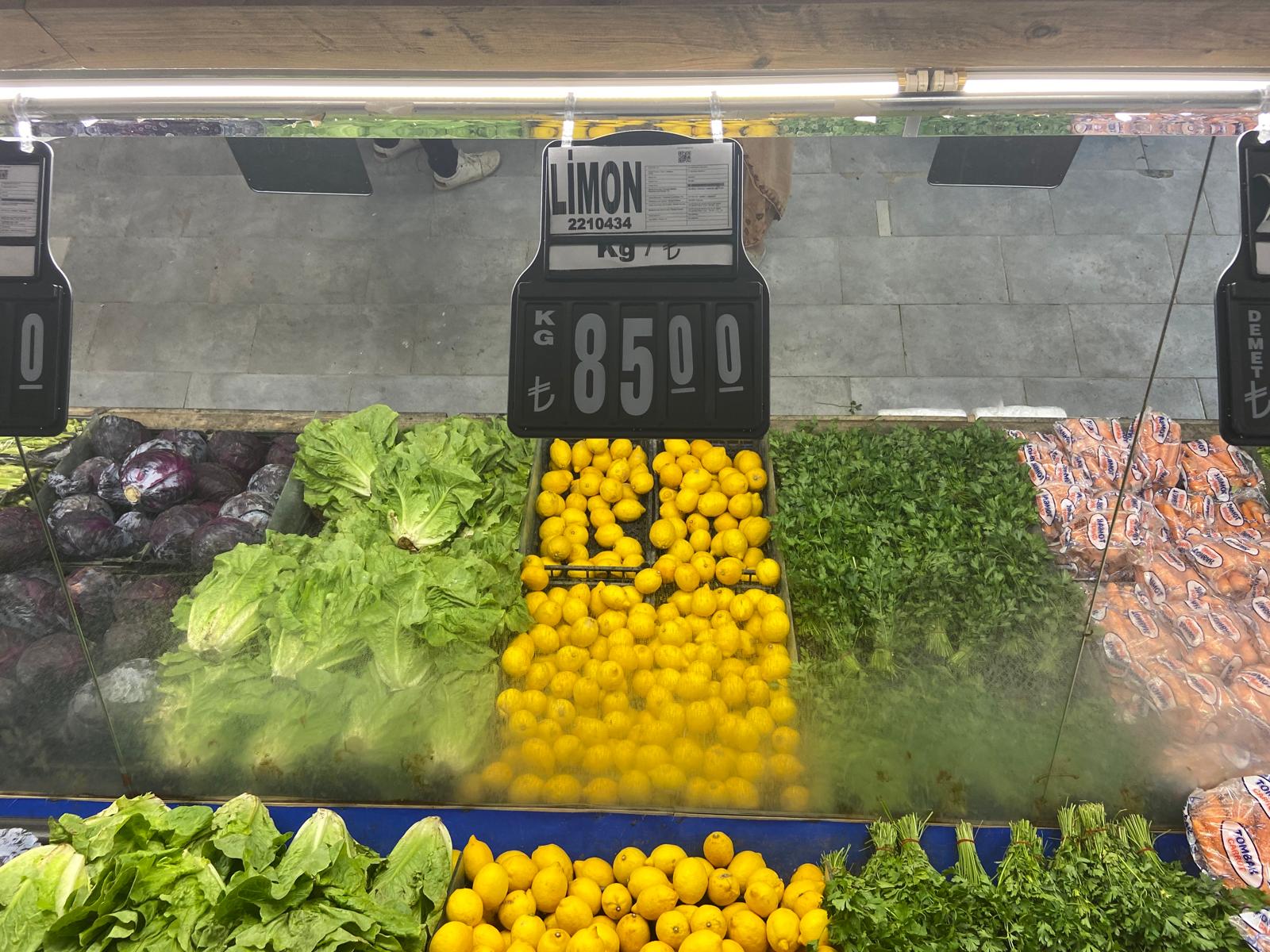 Antalya'da Pazar Ve Market Fiyatları Arasında İki Kat Fark Var! Pazar Alışverişi Yapacaklar Dikkat!