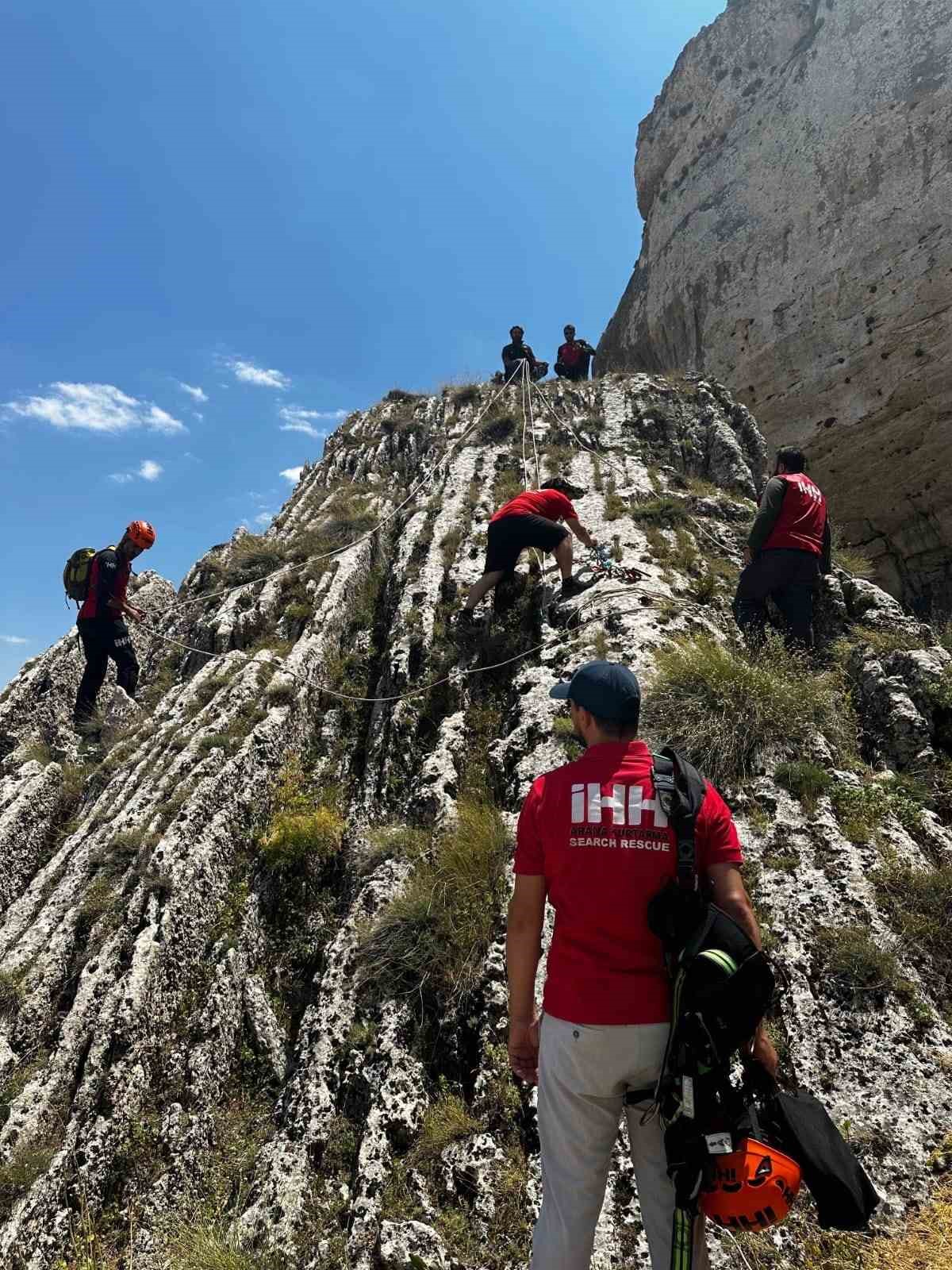 Doğada arama kurtarma eğitimi verildi