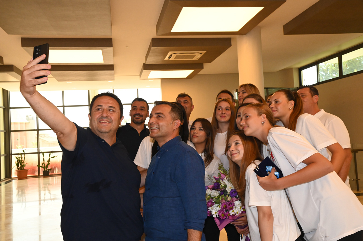 Manavgat Belediyespor Kadın Voleybol Takımı yeni sezona hazır