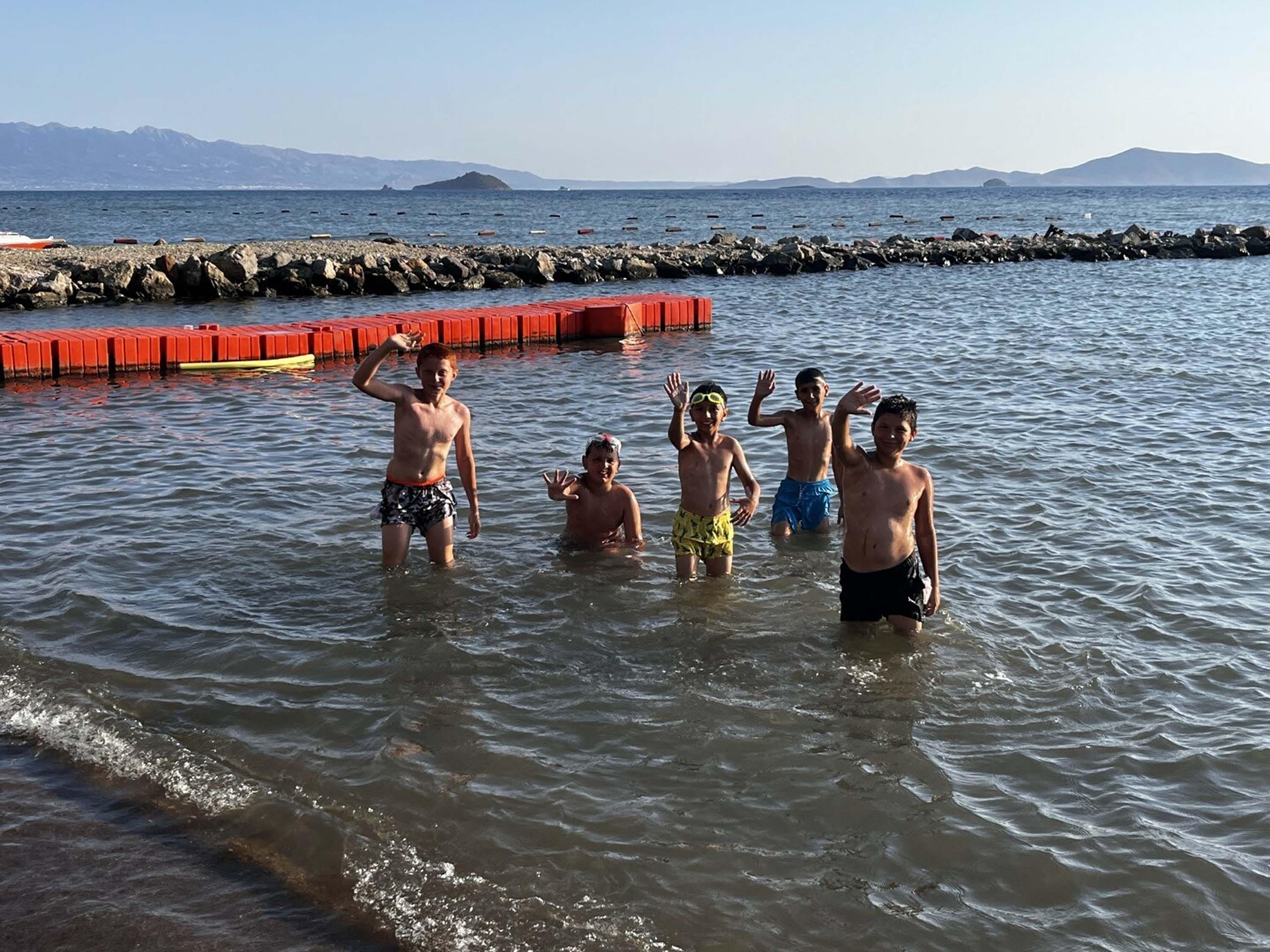 Lösemiyi yenip depreme yakalanan Ramazan, Bodrum'da moral buldu