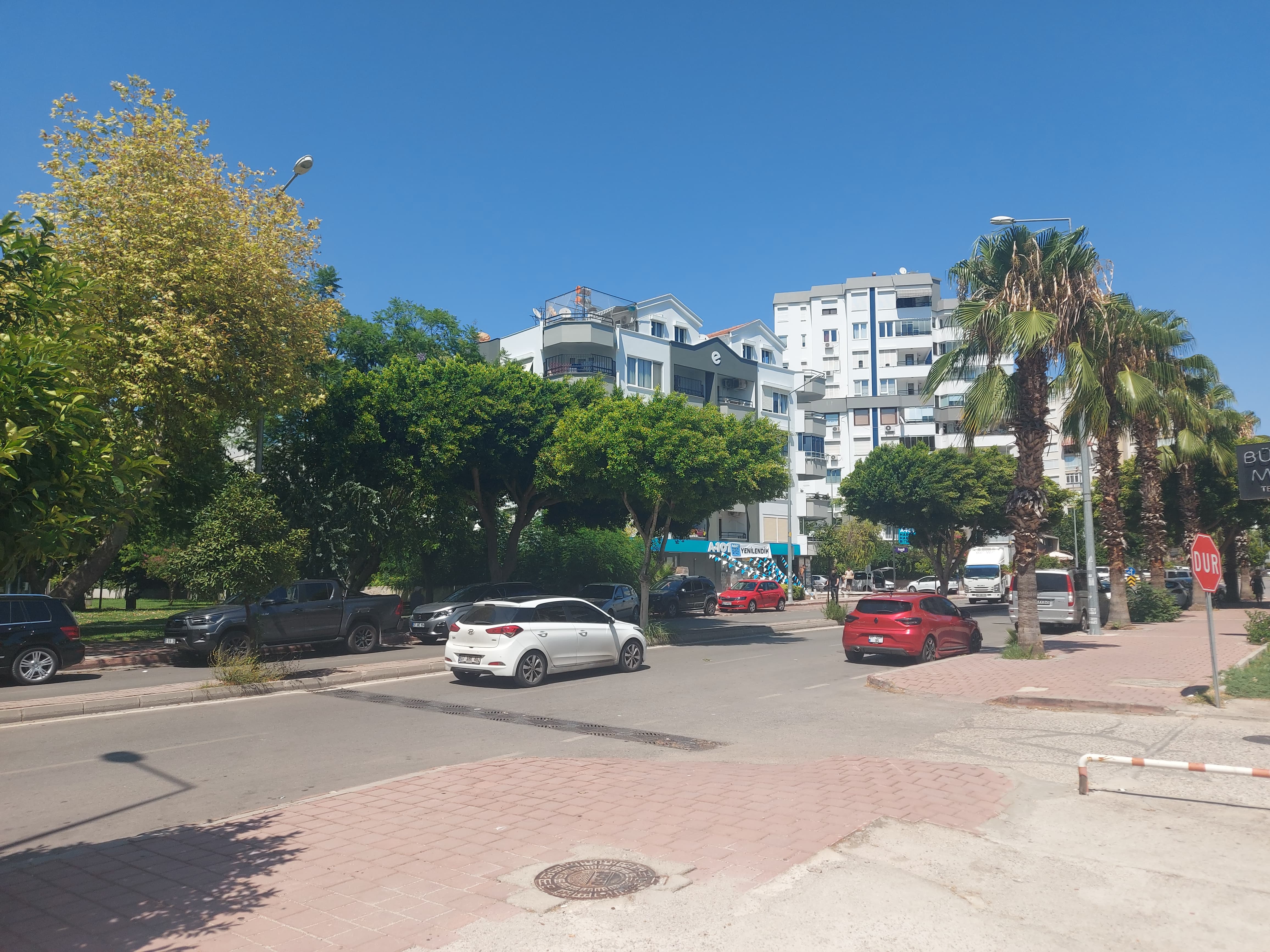 Antalya'da Gündüz Sokaklar Sessiz