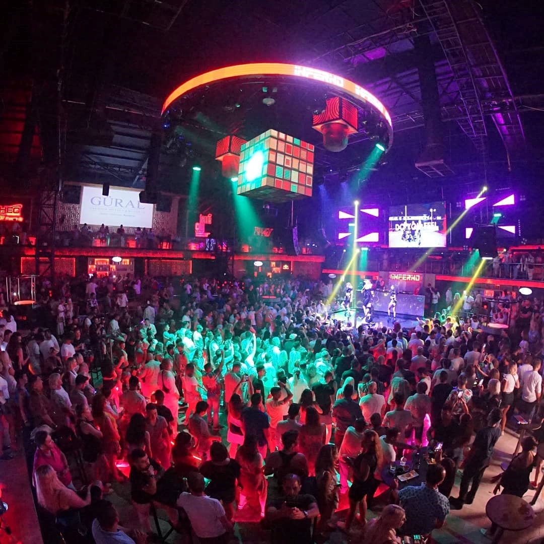 Antalya, Kemer Gecelerinin Eğlence Merkezi: Club İnferno