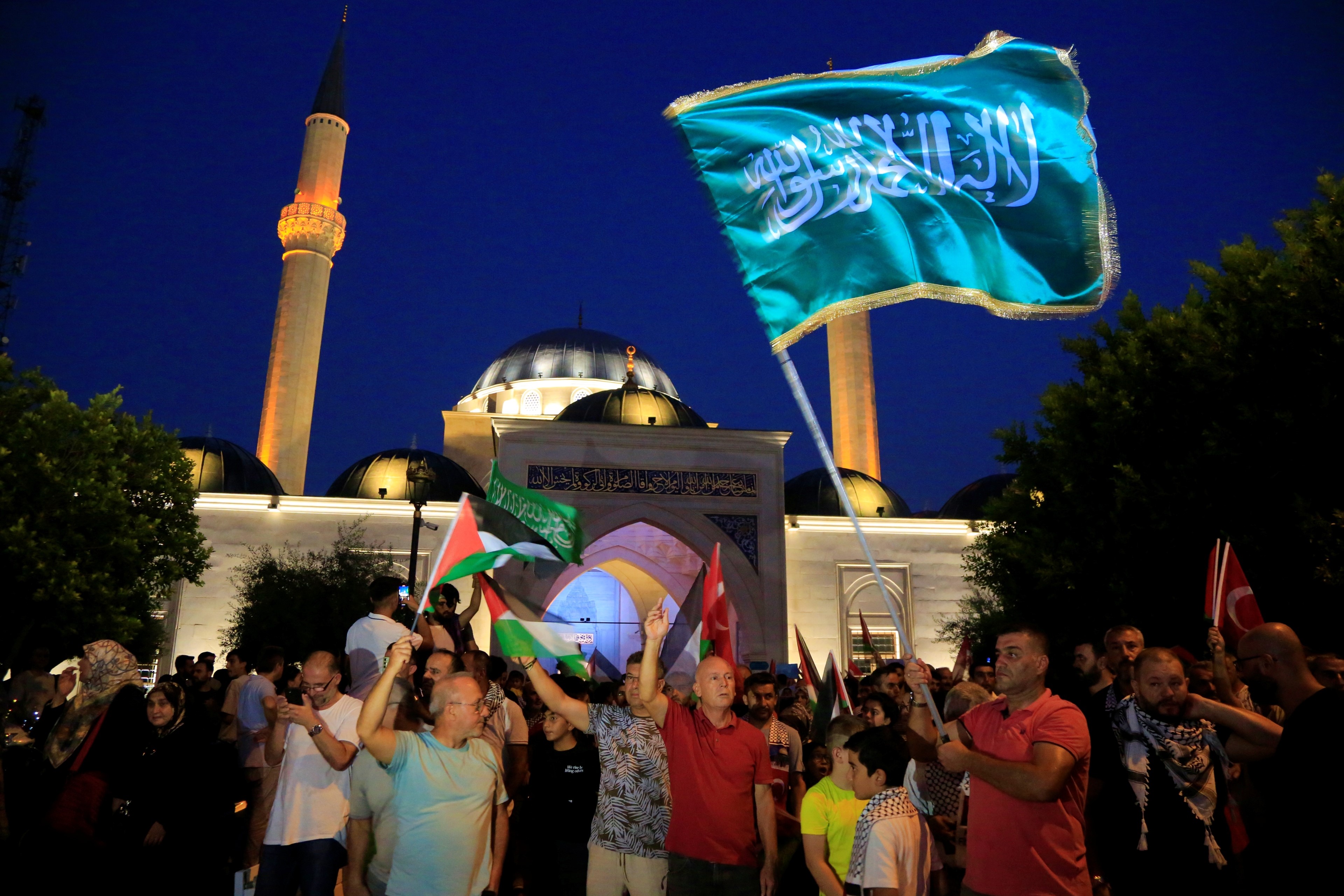 Antalya’da binlerce kişi Haniye için yürüdü! Seslerini Duyurmaya Çalıştı!