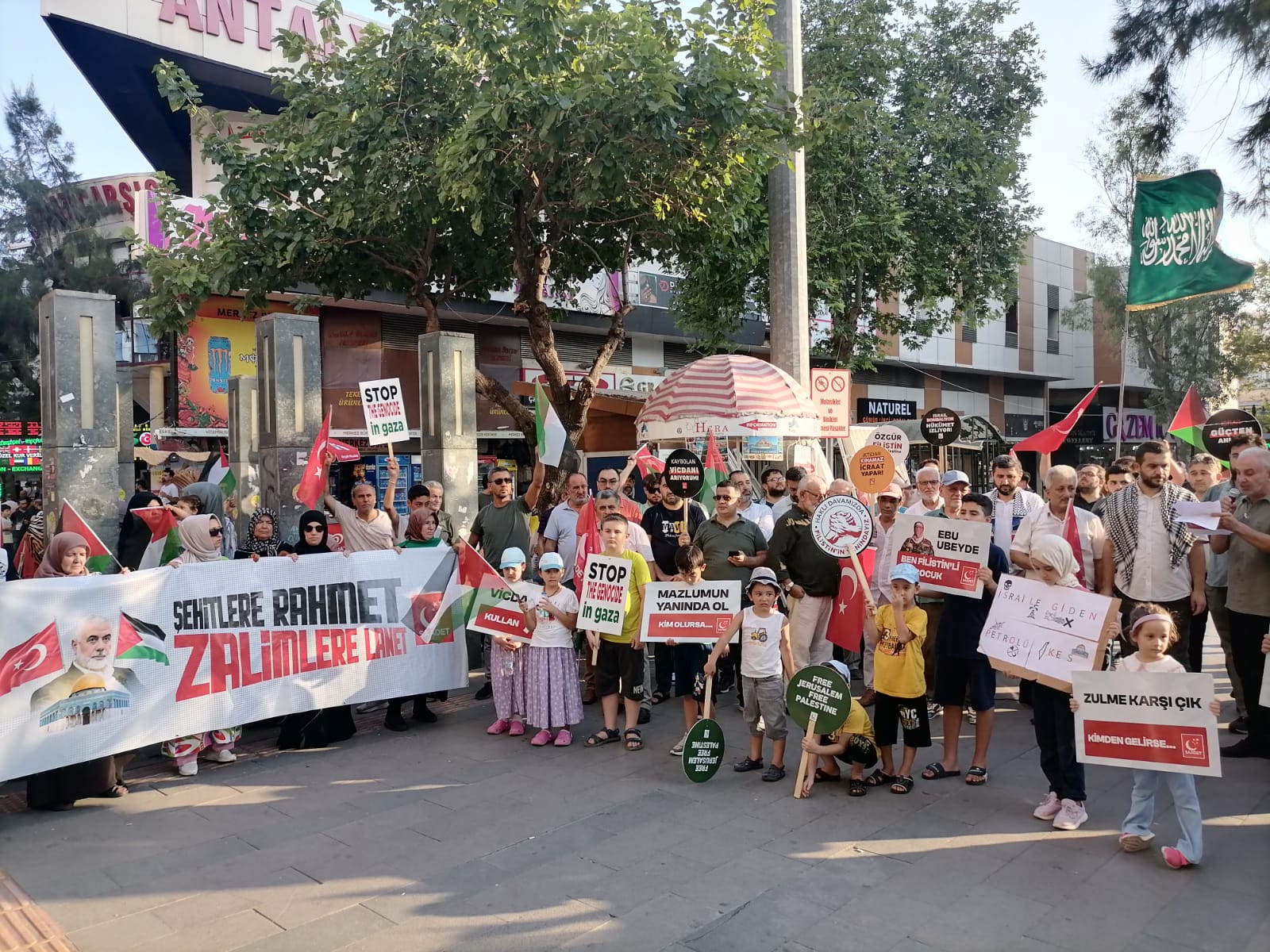 Antalya'dan Teröre Lanet Şehitlere Rahmet Sesleri Yükseldi