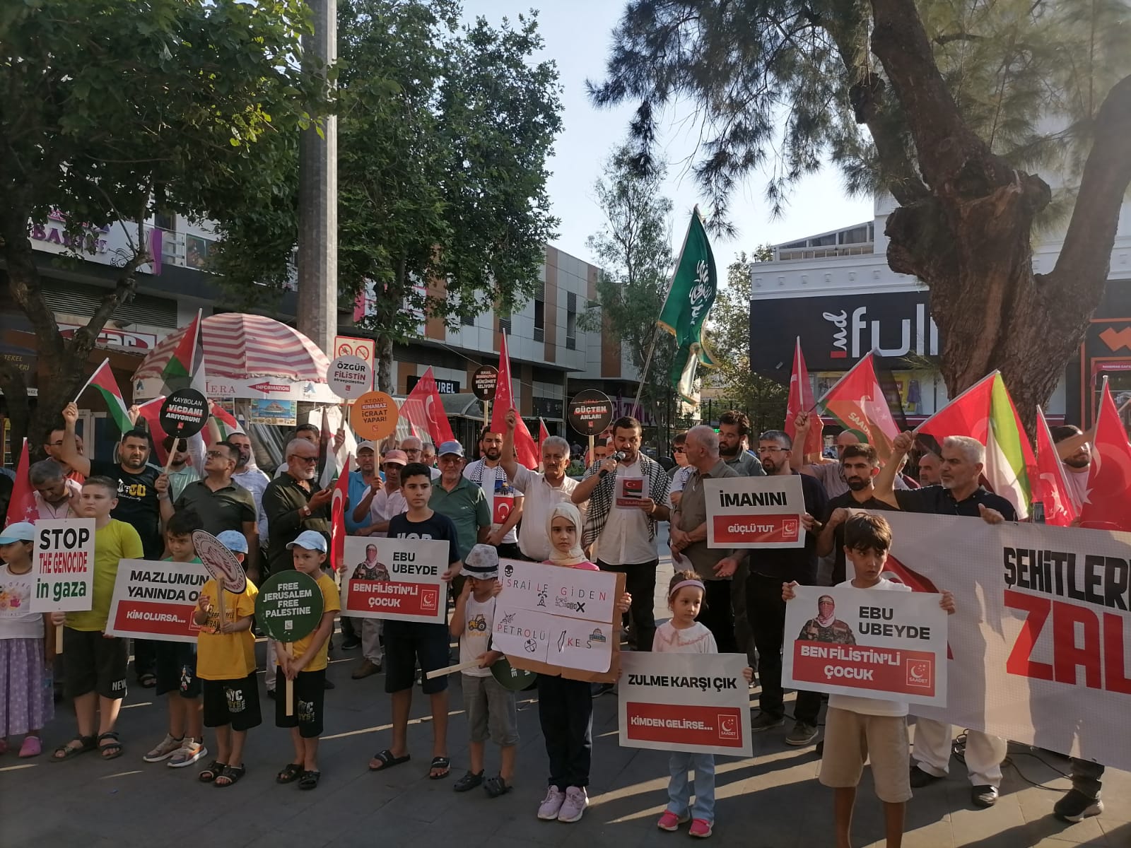 Antalya'dan Teröre Lanet Şehitlere Rahmet Sesleri Yükseldi