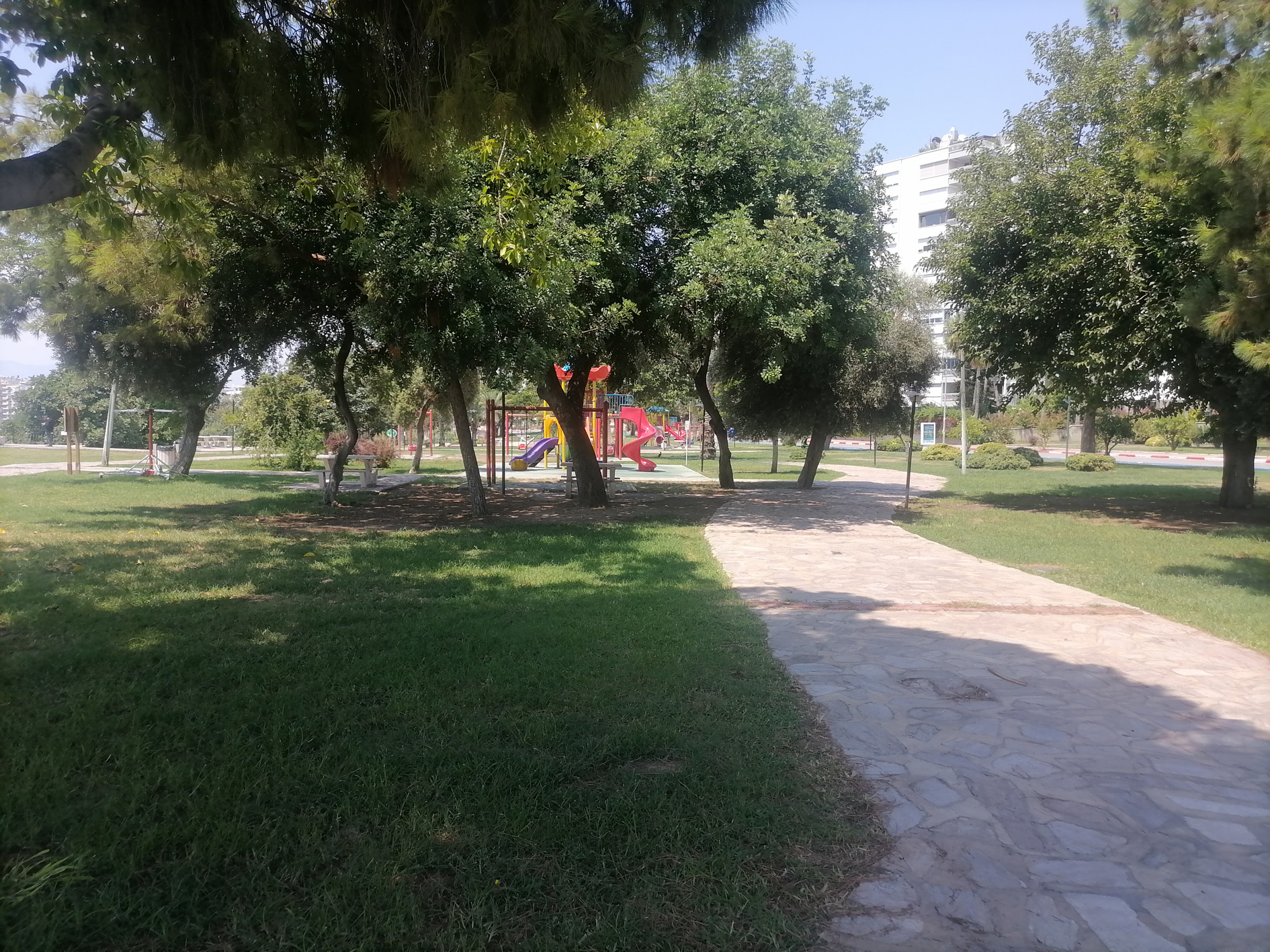 Sıcak ve Nem Parkları Boşalttı