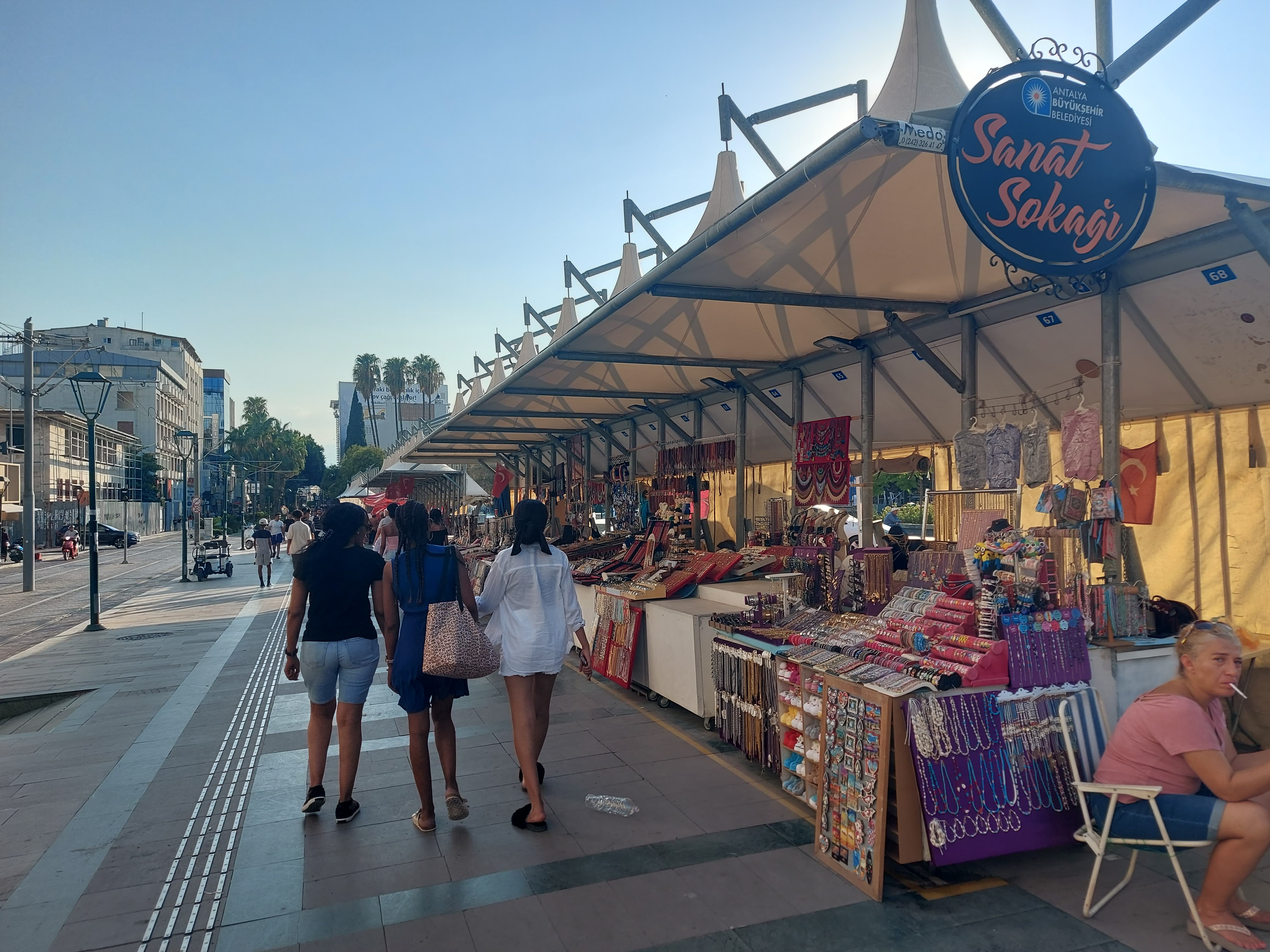 Sanat Sokağı, Turistlerin İlgi Odağı Olmaya Devam Ediyor