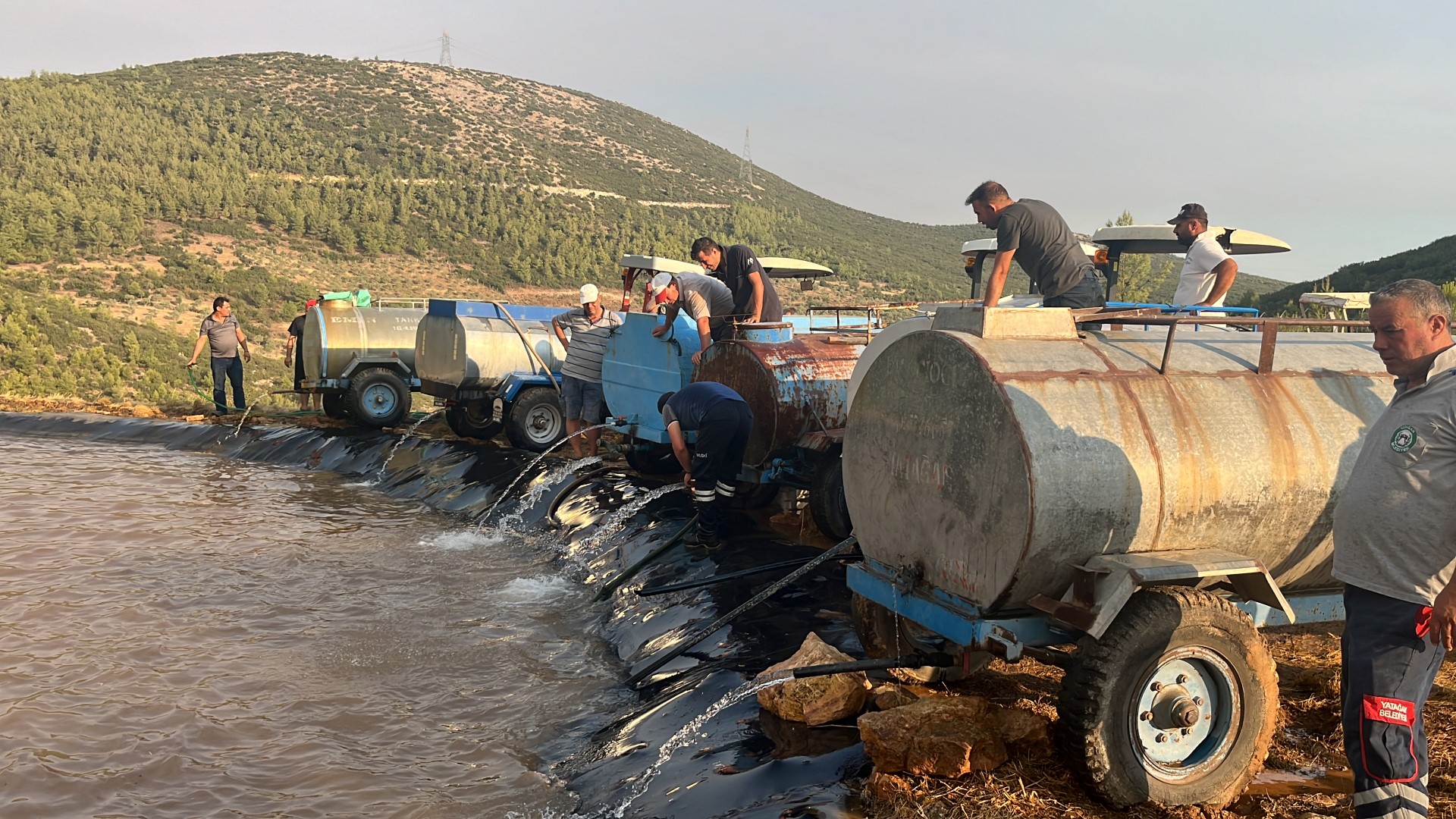 Muğla – Aydın Yolu Trafiğe Kapatıldı! Köylüler Seferber Oldu  