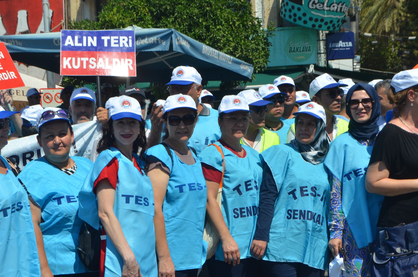  Türk-İş'den 81 İl'de Ortak Basın Açıklaması: "Vergide Adalet"