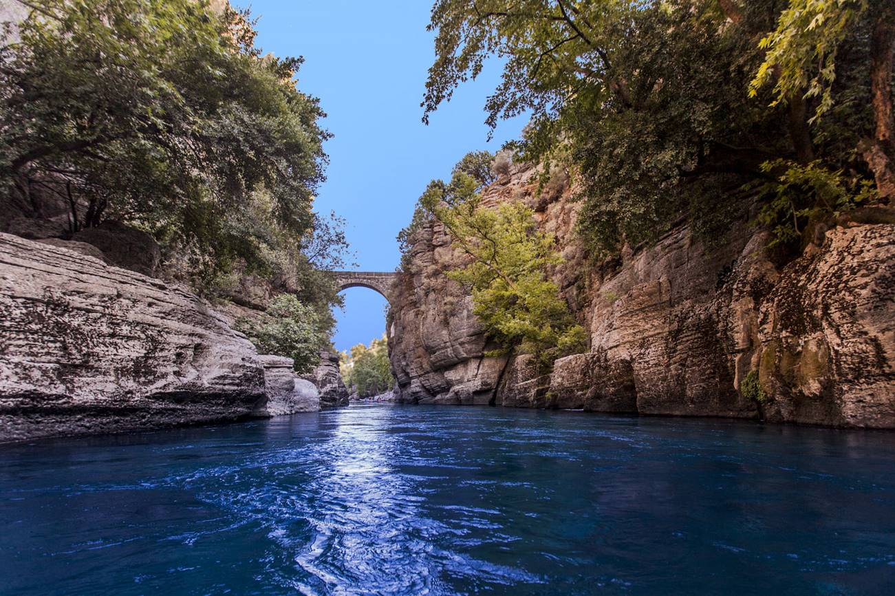 Sıcaklardan Kaçış: Antalya’da Serin Bir Gün İçin Köprülü Kanyon