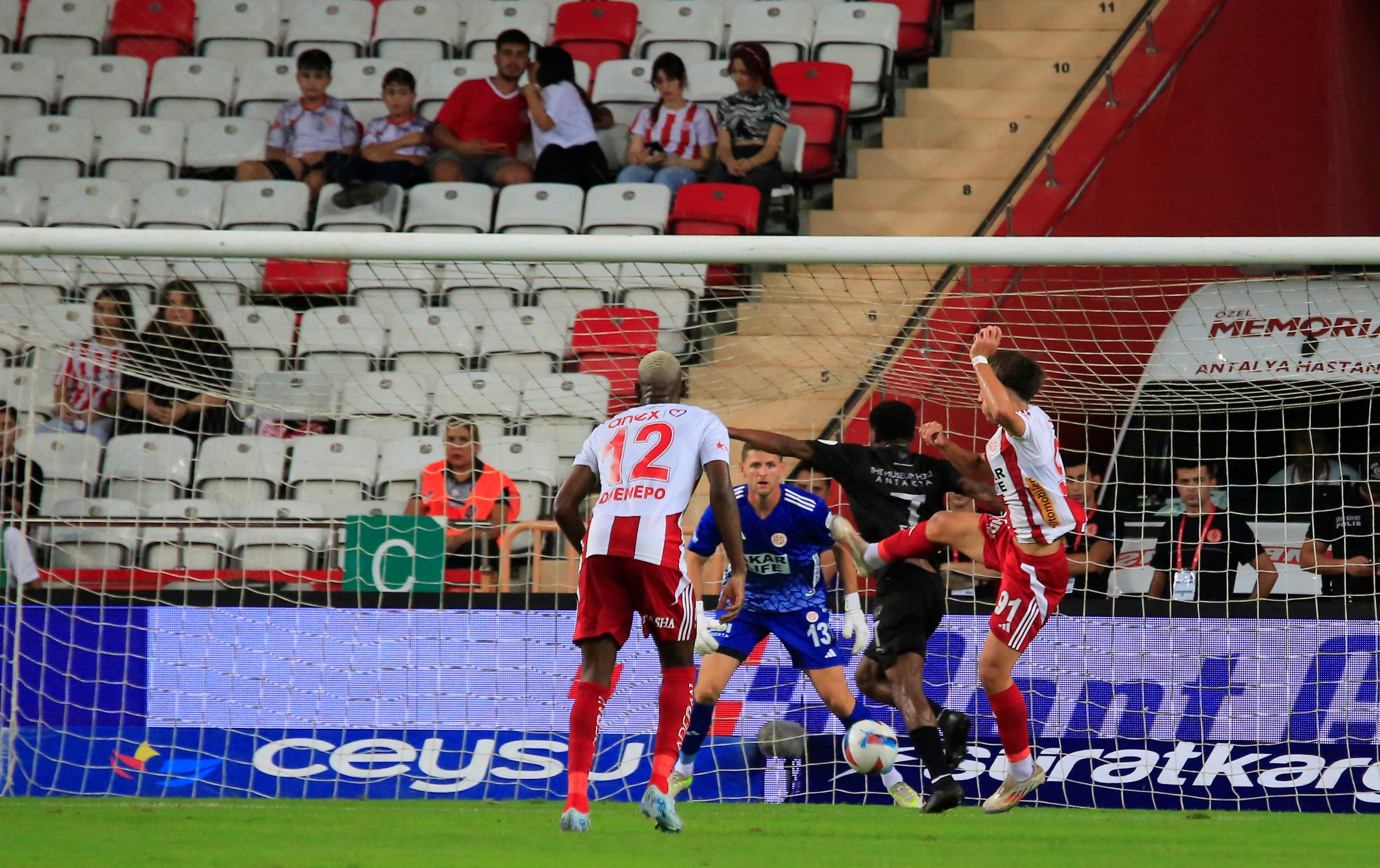 Kötü başlayan Antalyaspor güzel bitirdi 3-2
