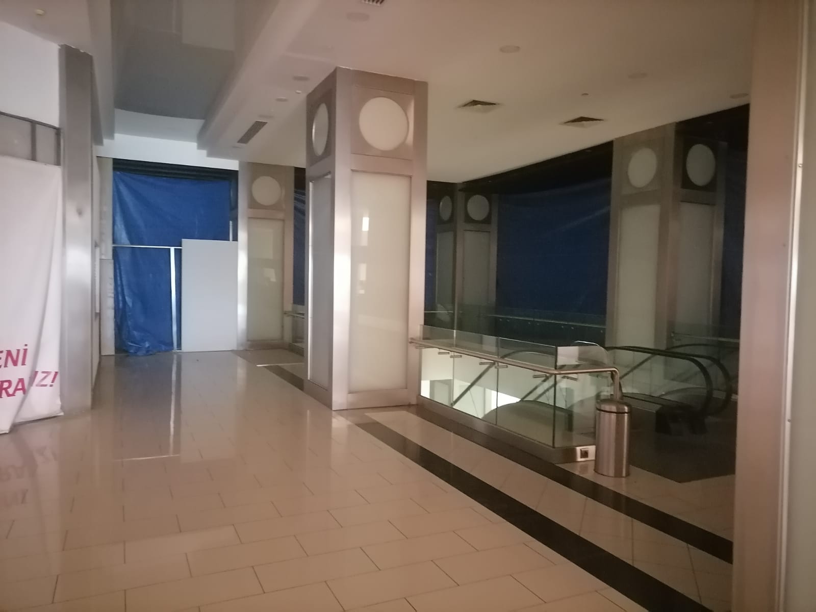 Antalya’da Bu Alışveriş Merkezi Şimdilerde Boş Kaldı