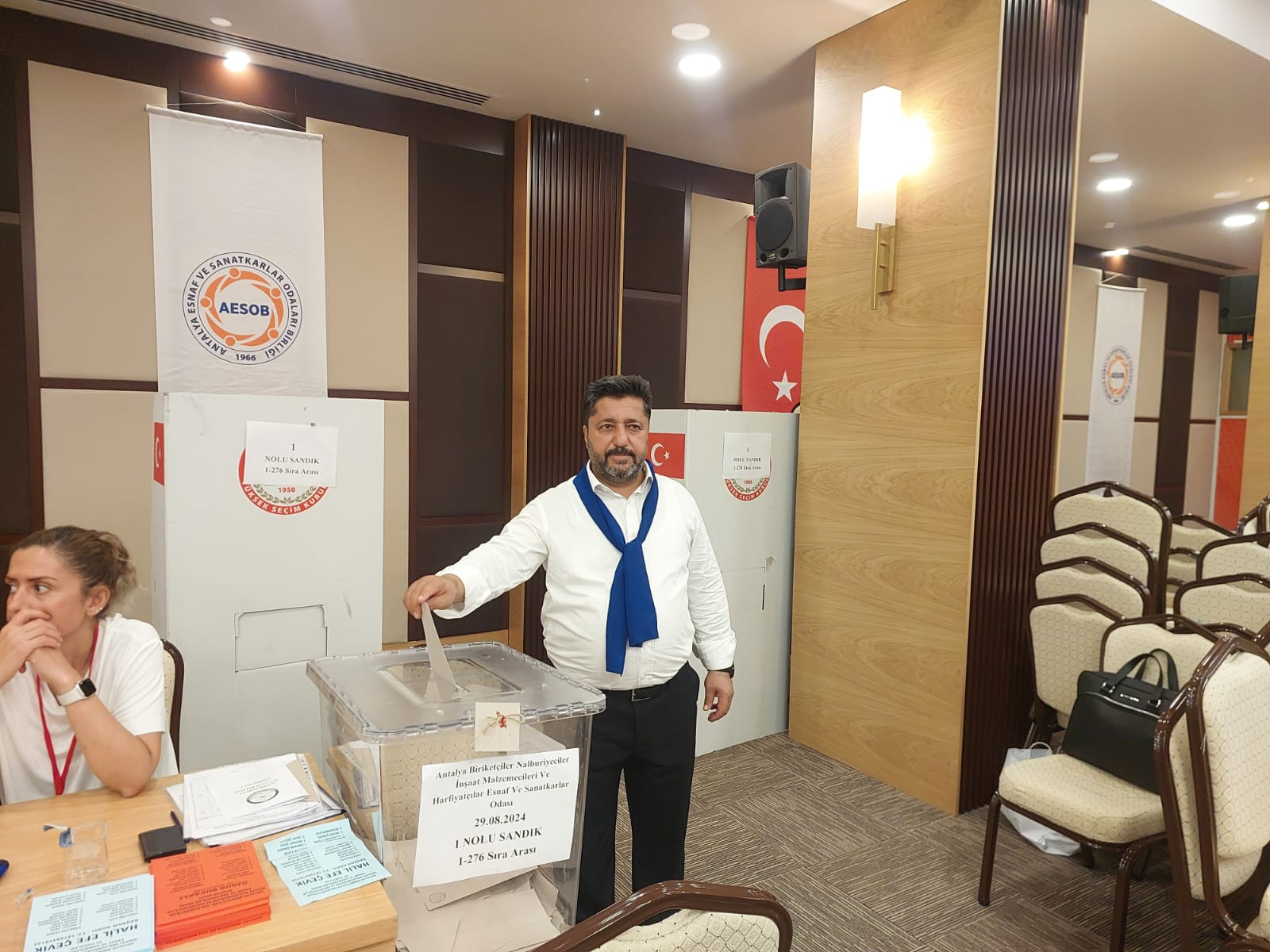 Oda seçimini kırmızı liste kazandı