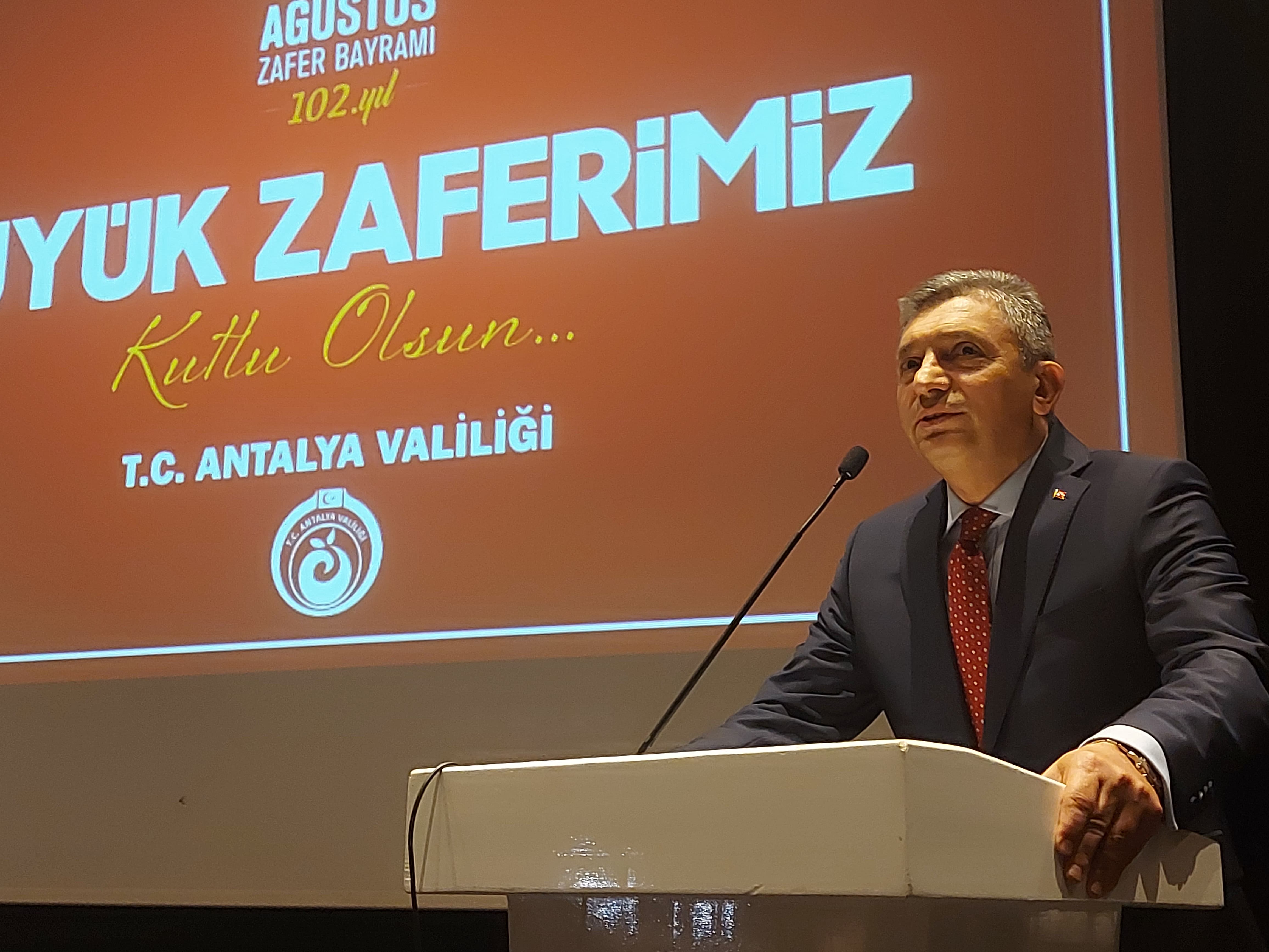 Antalya Valiliğinden Zafer Bayramı Resepsiyonu