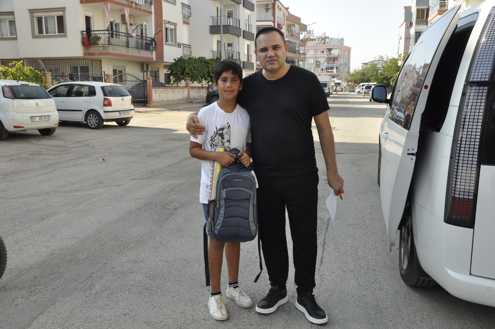 Kırtasiye yardımları aralıksız devam ediyor