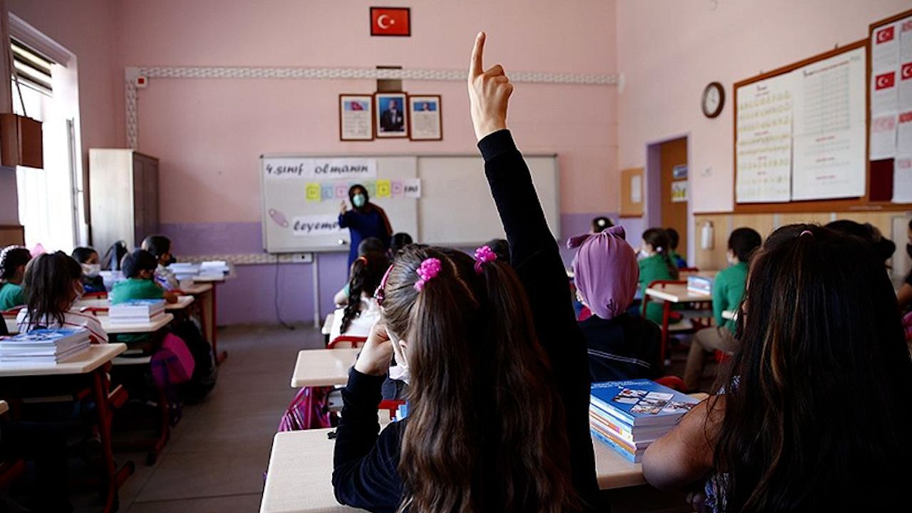 Uzmanlar yeni okula başlayacak çocukların aileleri uyarıyor
