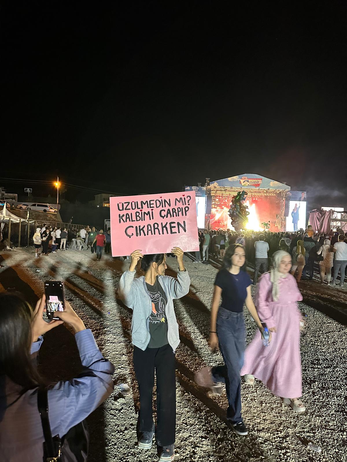Elmalı’da Simge Sağın’dan Muhteşem Bir Konser!