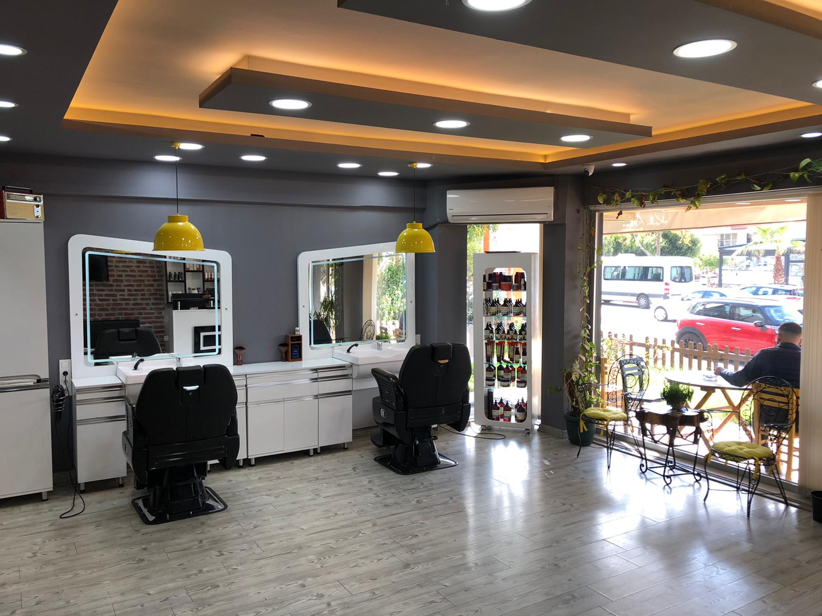 Antalya’da Her Geçen Gün Kuaförler Azalıyor