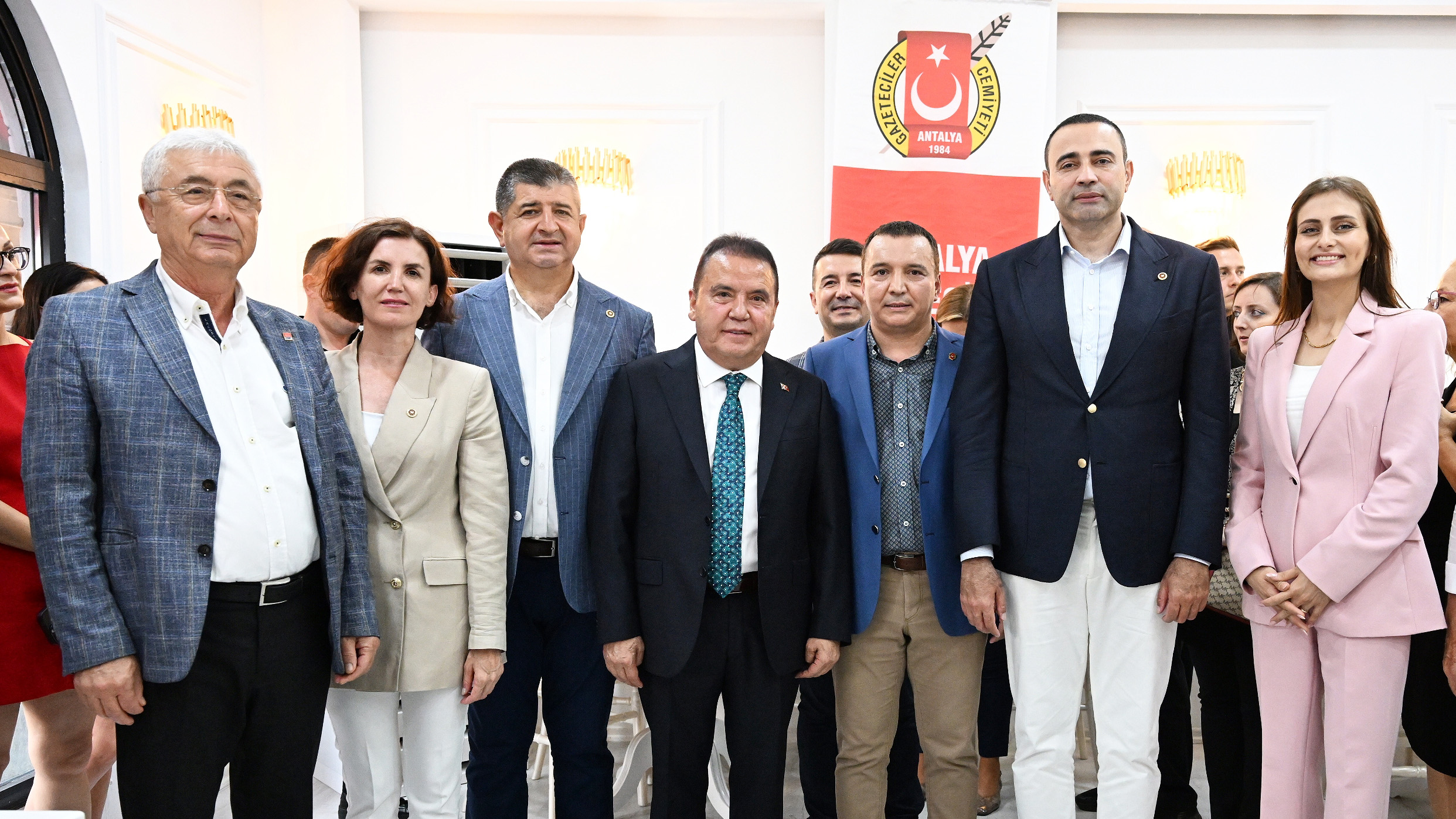 Antalya Gazeteciler Cemiyeti Sosyal Tesisi Jade Cafe açıldı