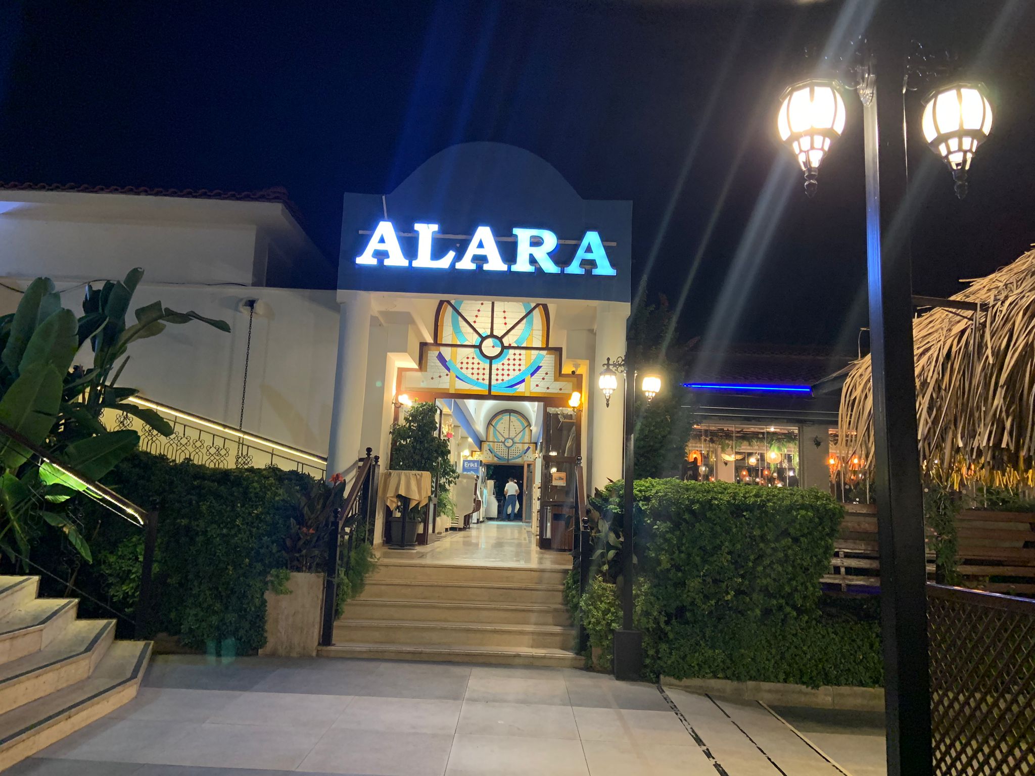 Alara Restoran, Atatürk Parkı’nda Unutulmaz Akşamlar Sunuyor