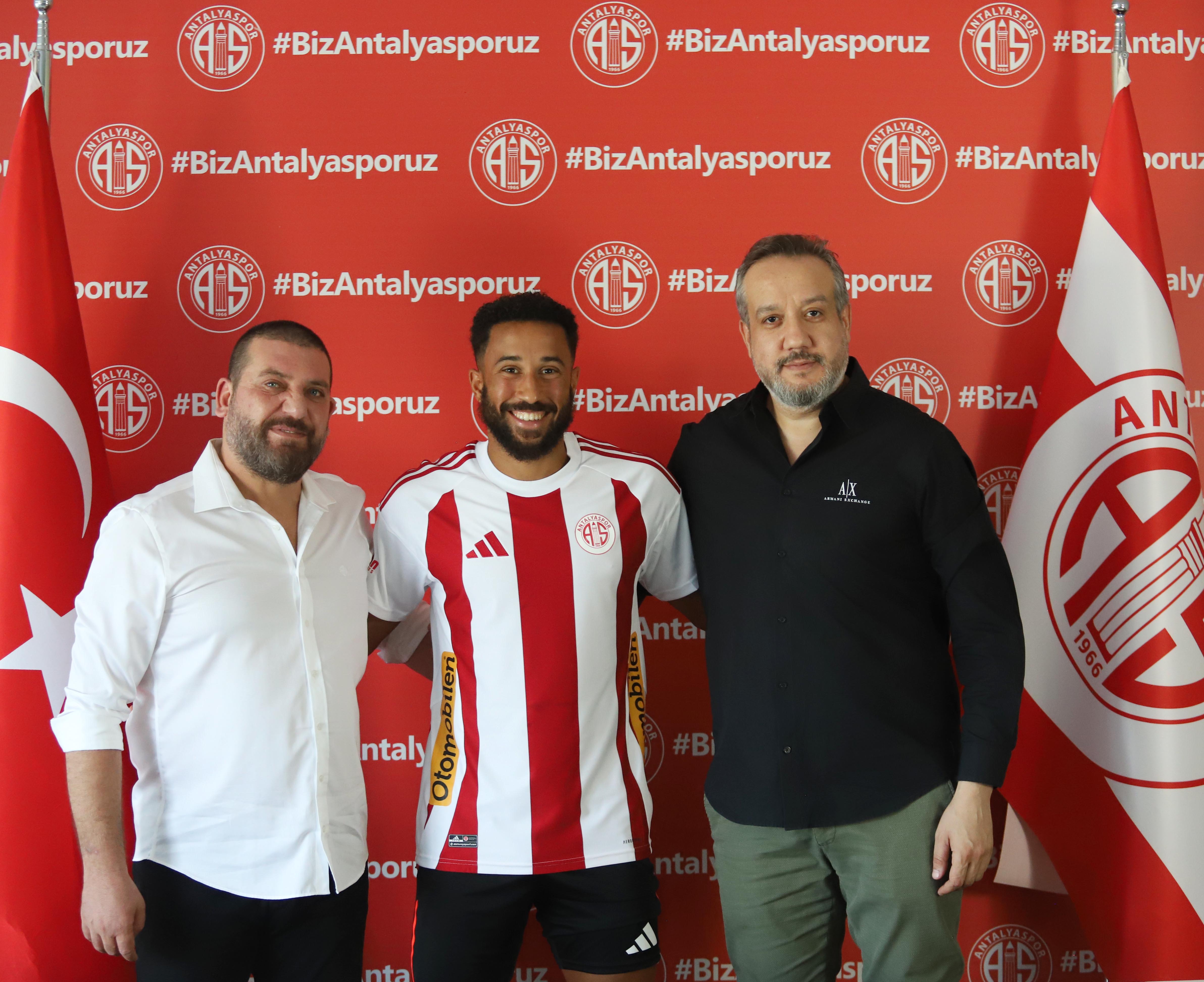 Antalyaspor'da Andros Townsend Resmi İmzayı Attı