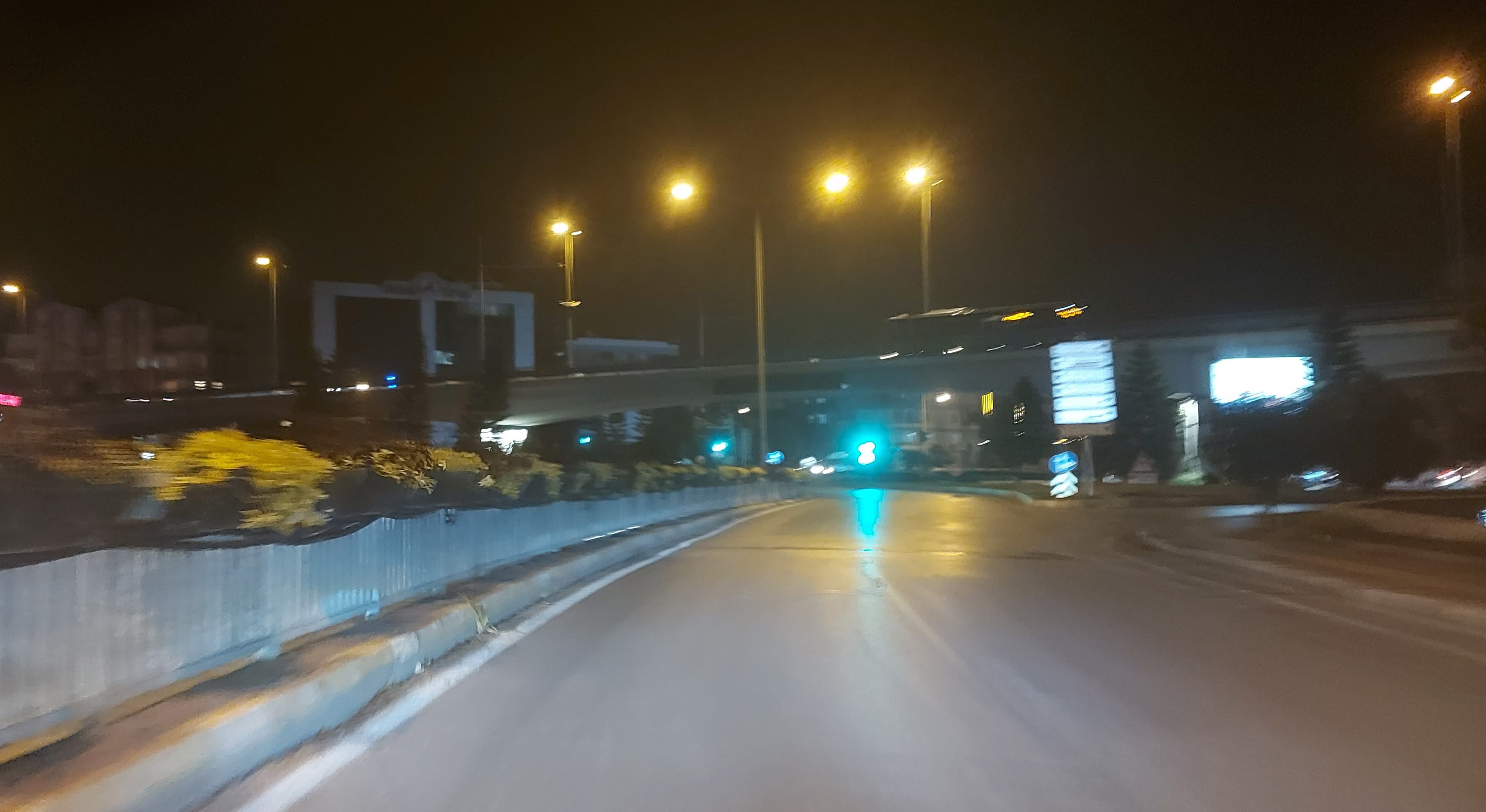 Antalya’da Mevlana Üst Geçidinde Kaza: Yol Uzun Süre Trafiğe Kapalı Kaldı