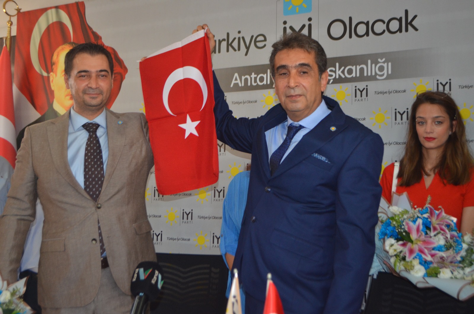 İYİ Parti'de Karacan görevi Kaya’ya devretti