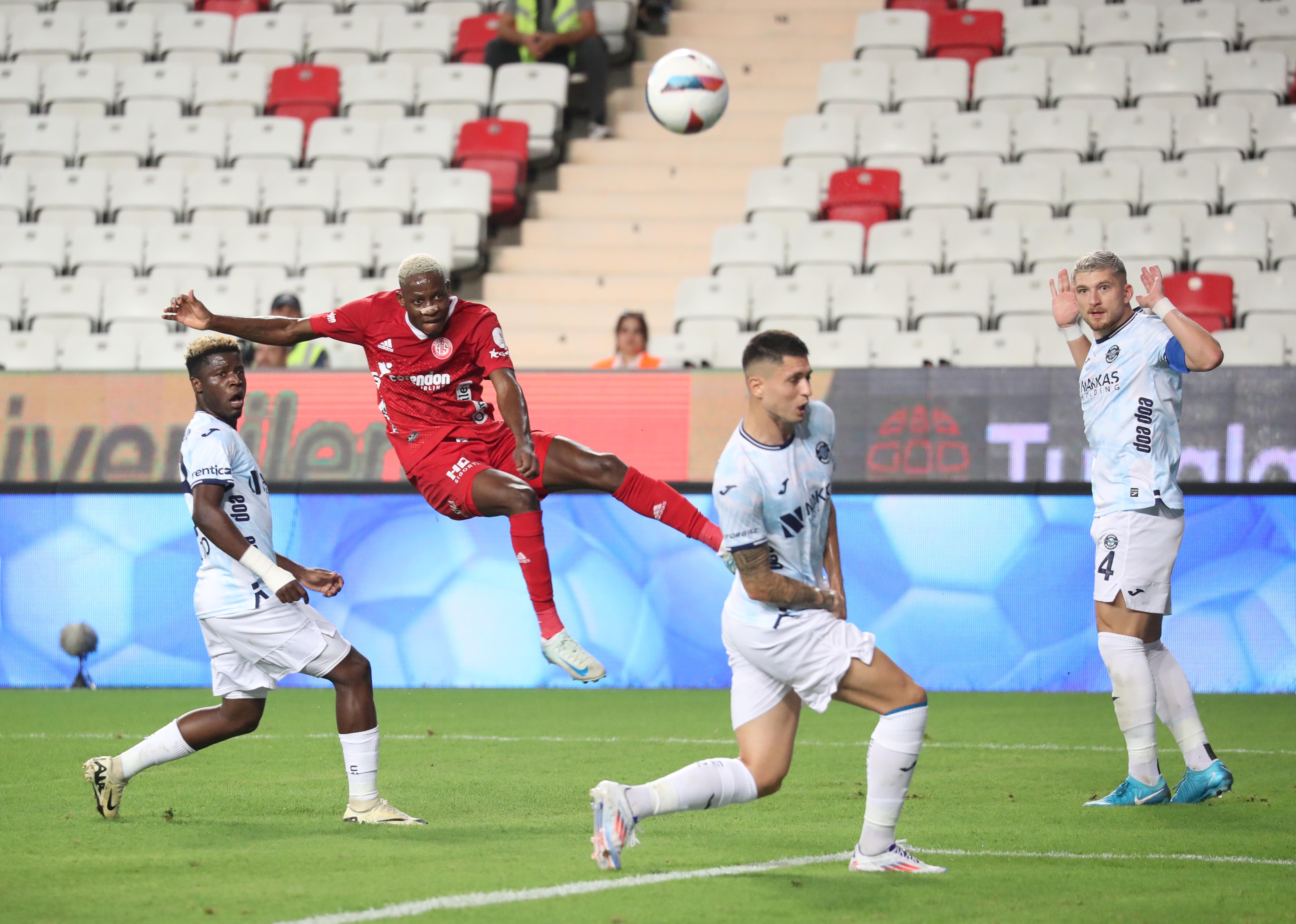 Antalyaspor Uzatmalarda Samudio ile Kazandı 2-1 