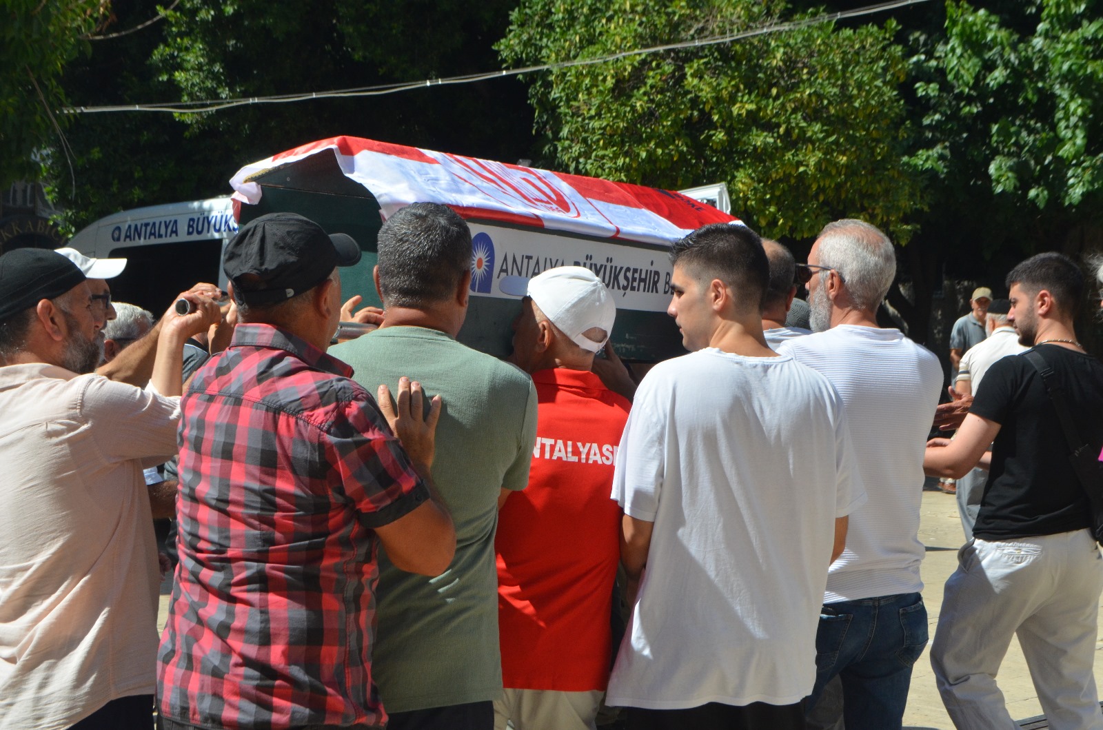 Antalyaspor’un Efsanesi Yarkın Böke’ye Son Görev