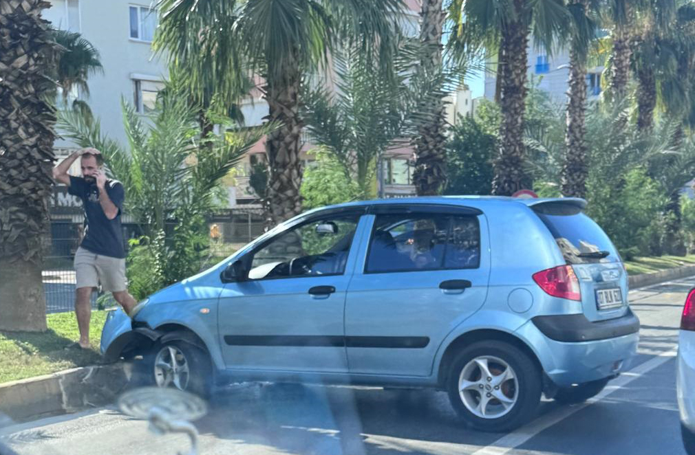 Burhanettin Onat Caddesi'nde Sabah Kazası