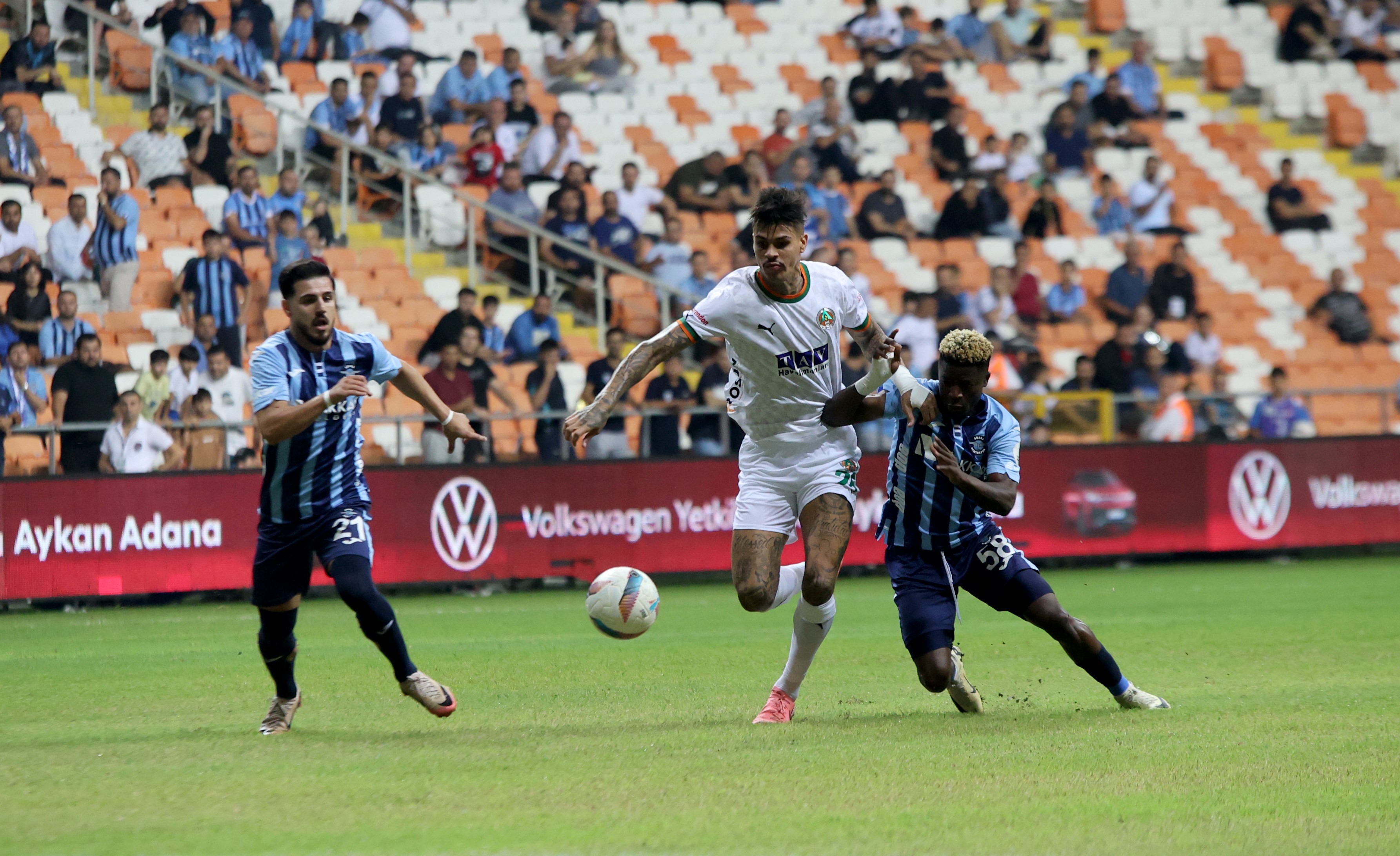 Alanyaspor evinde Çaykur Rizespor’u Ağırlıyor