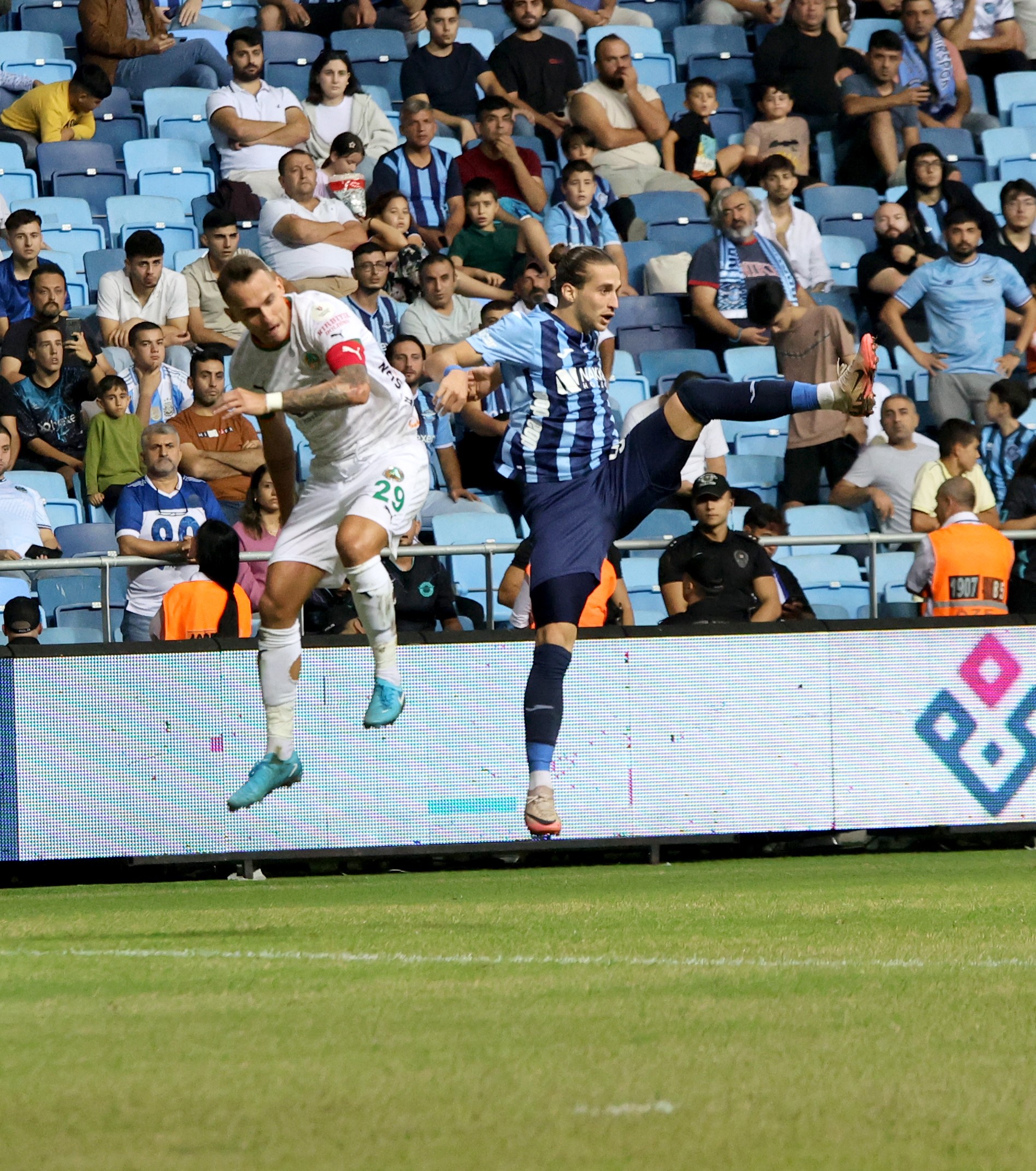 Alanyaspor evinde Çaykur Rizespor’u Ağırlıyor