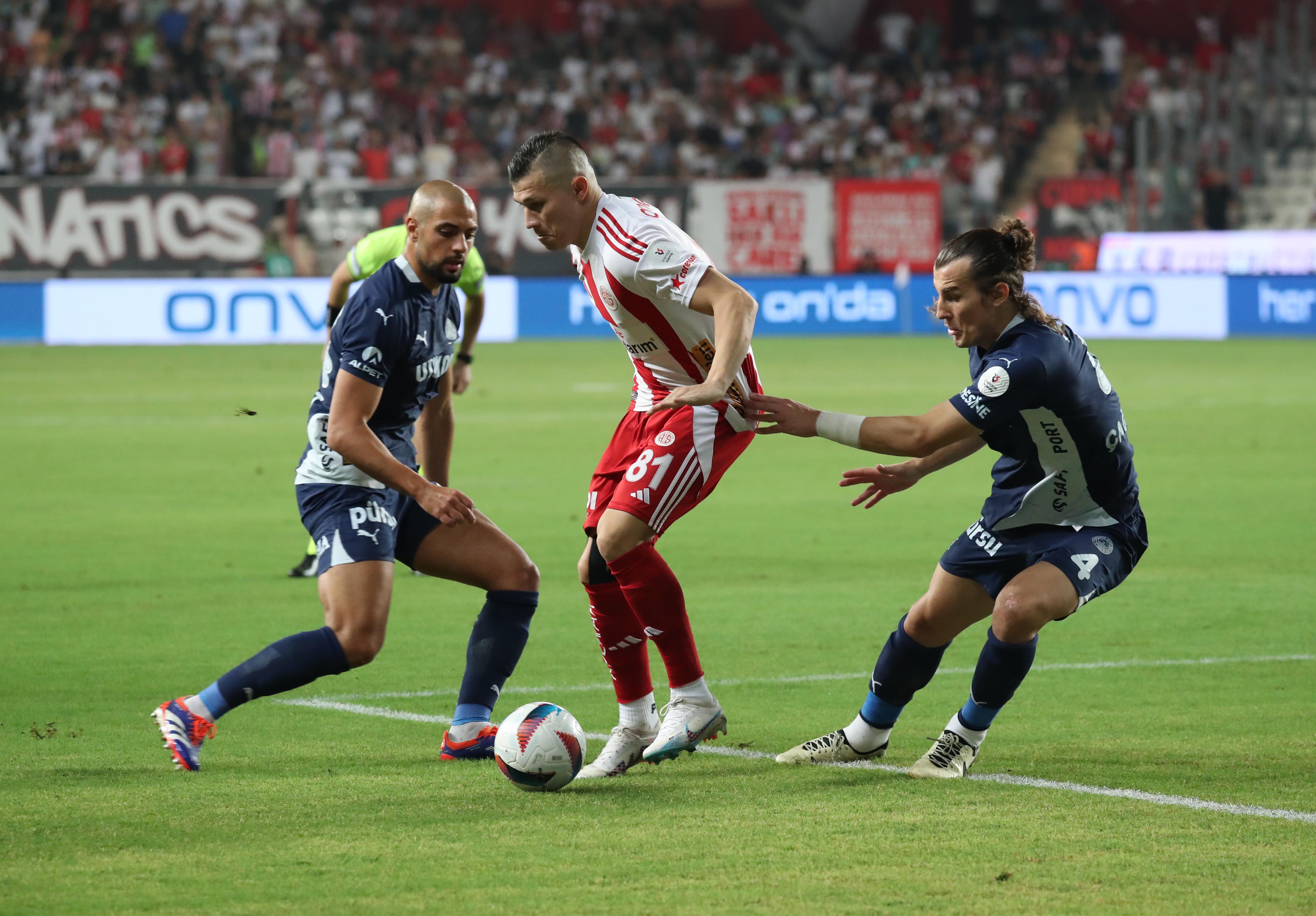 Antalyaspor İkinci Yarı Yıkıldı! Antalyaspor:0 Fenerbahçe:2   