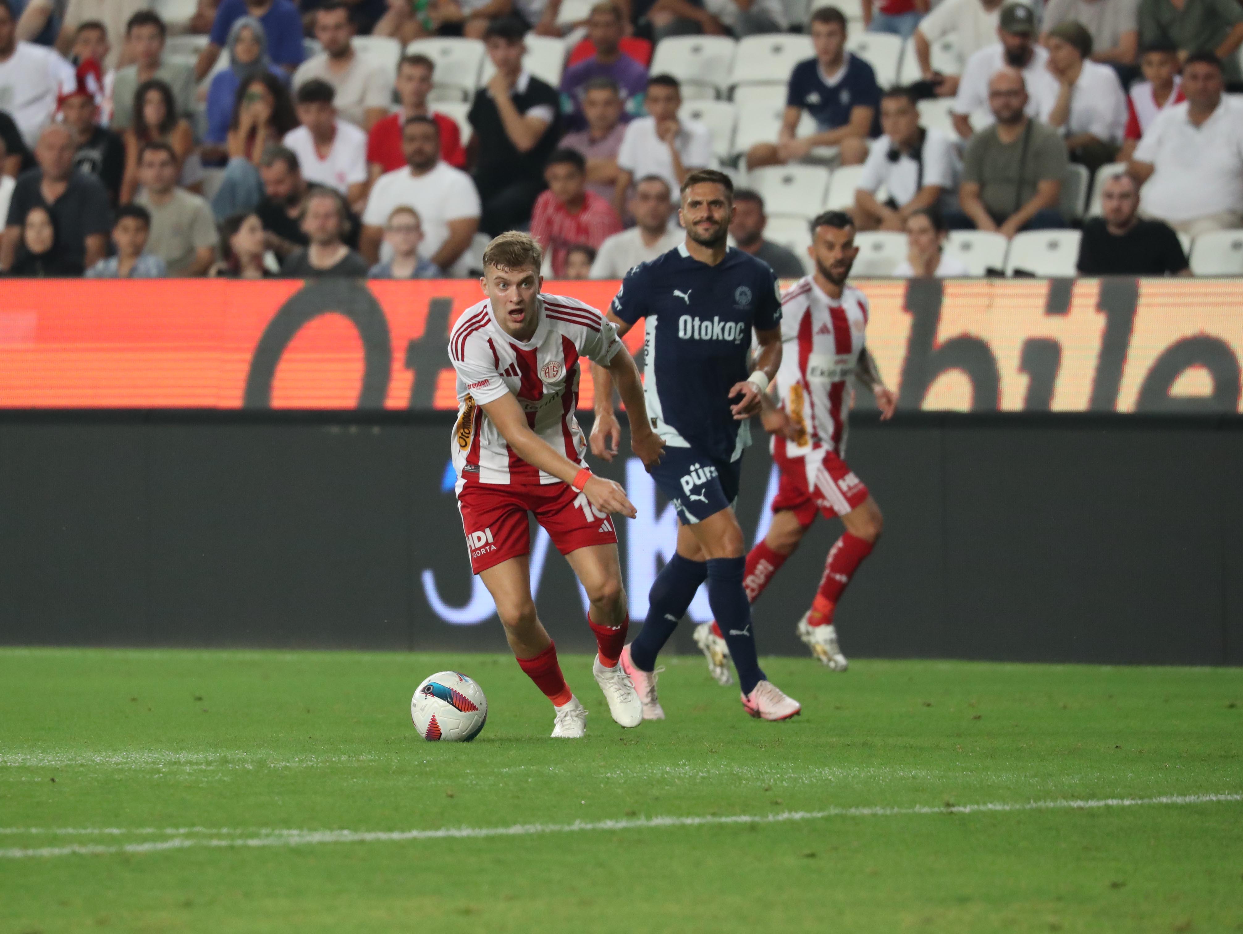 Antalyaspor İkinci Yarı Yıkıldı! Antalyaspor:0 Fenerbahçe:2   