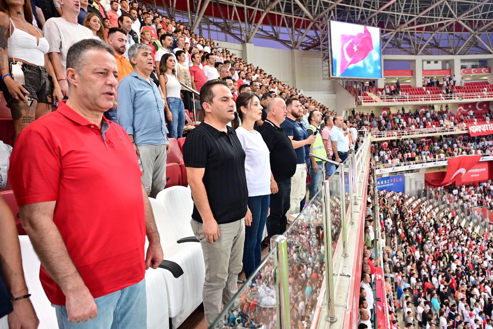 Antalyaspor – Fenerbahçe Maçına Protokolden Büyük İlgi