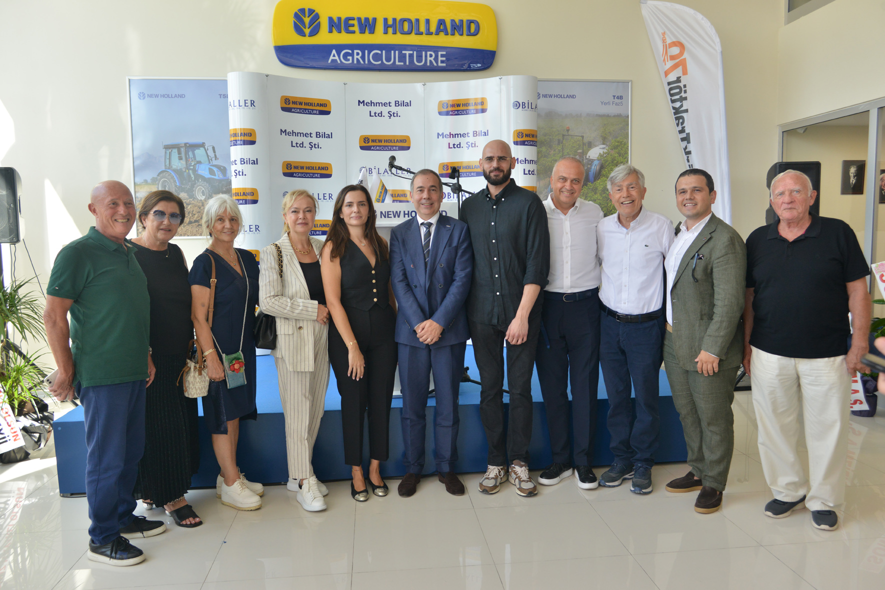 Bilal’den Finike’ye Yeni Yatırım! New Holland 3S Plaza Açıldı