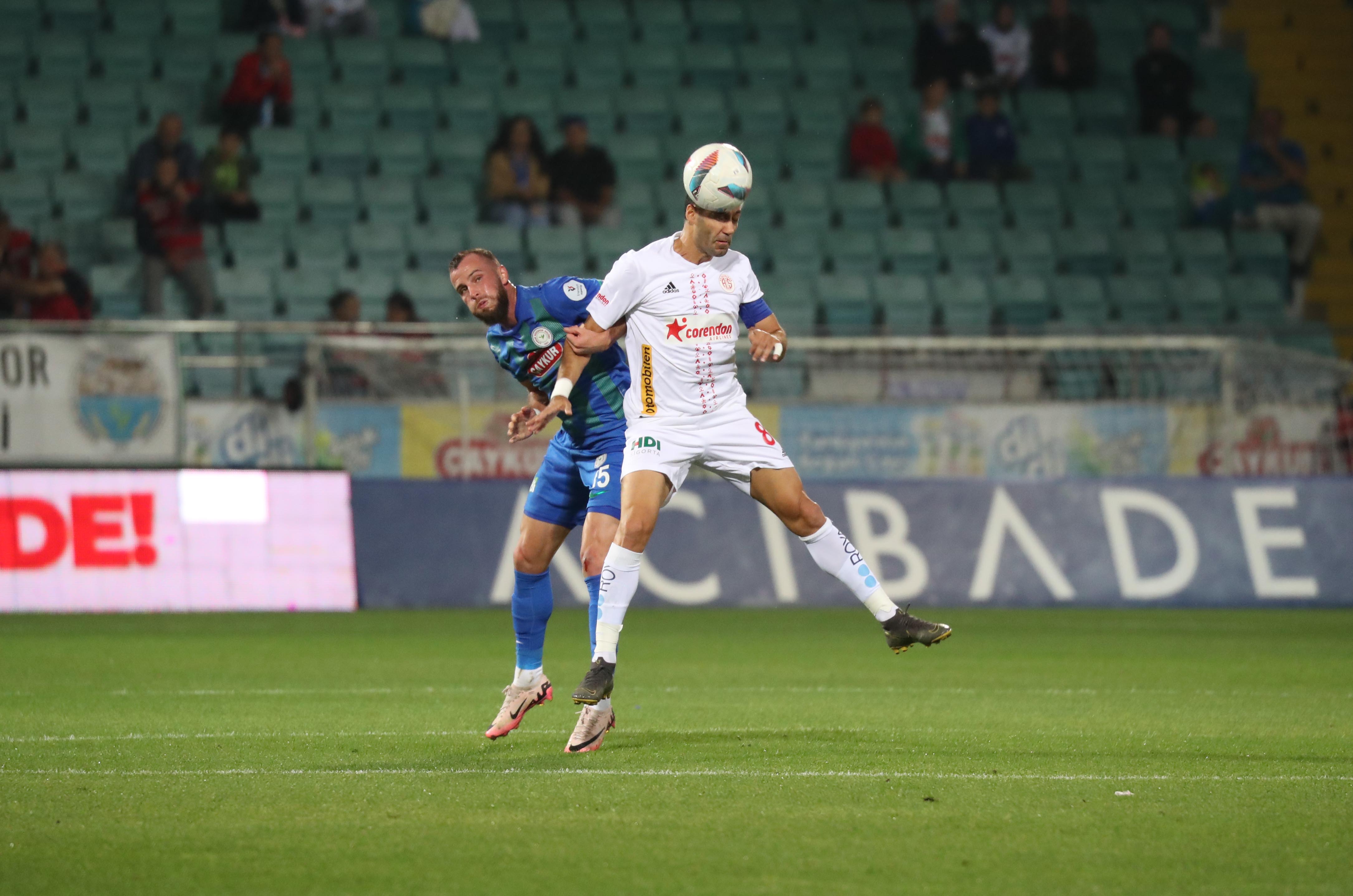 Antalyaspor'un deplasman kabusu devam ediyor! Çaykur Rizespor:2 – Antalyaspor:1