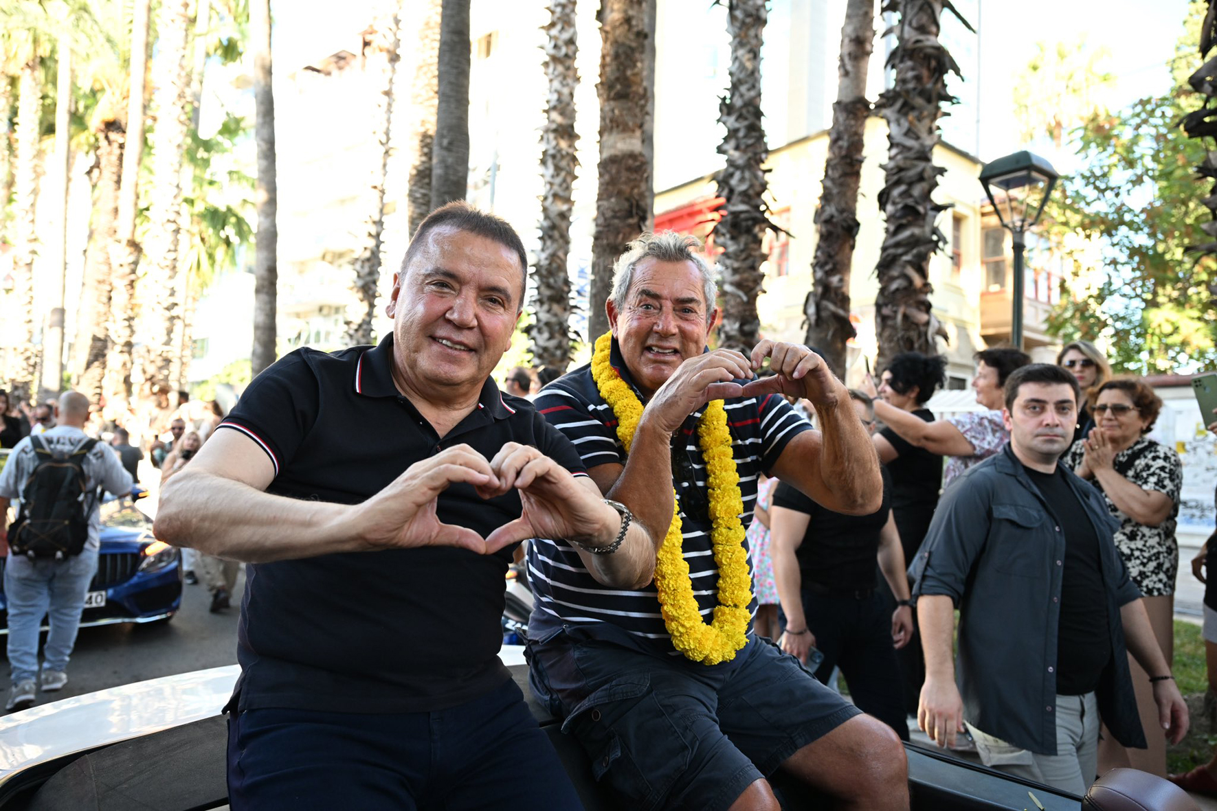 Antalya Sokakları Beyaz Perdenin Yıldızlarını Ağırladı