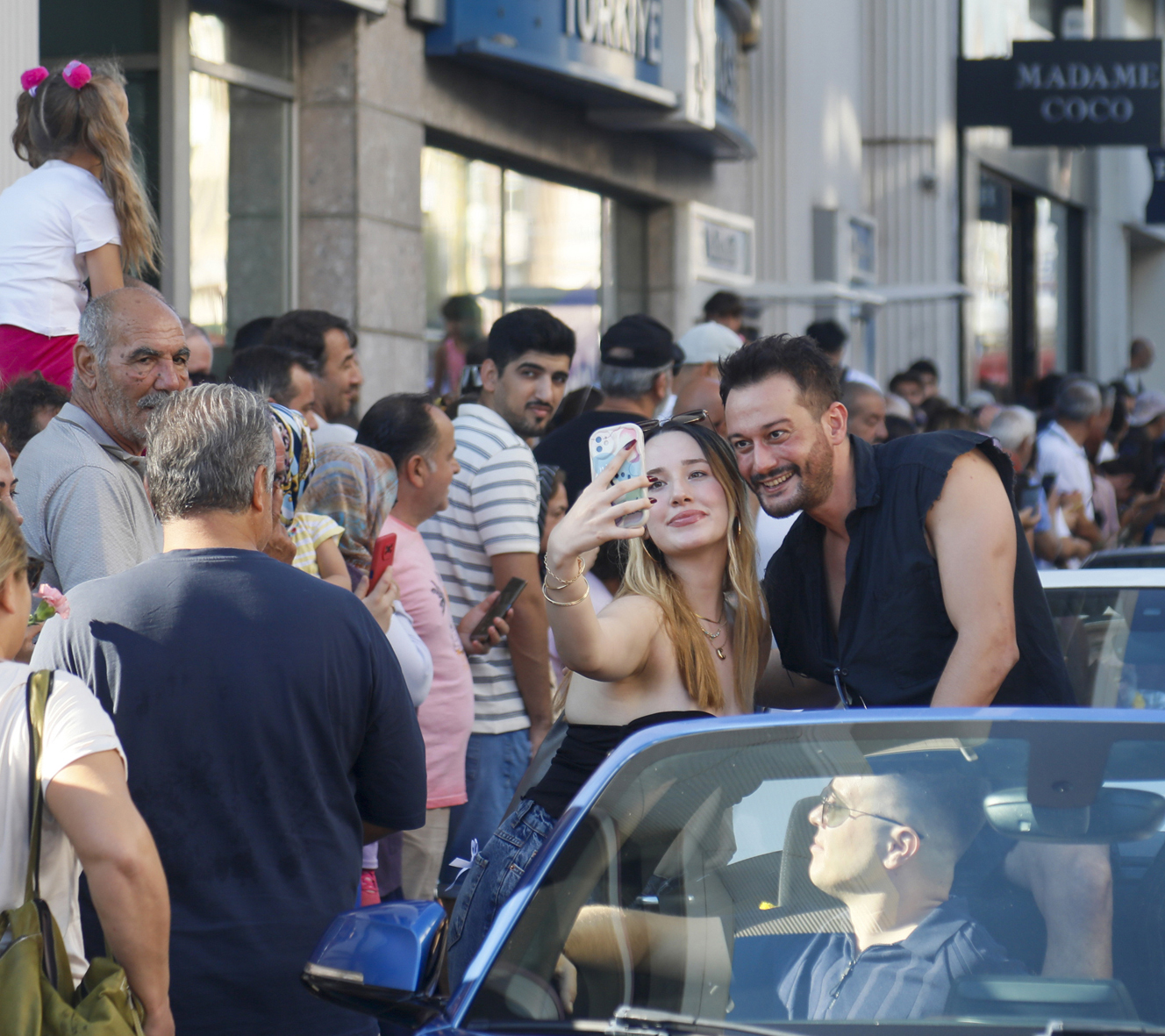Antalya Sokakları Beyaz Perdenin Yıldızlarını Ağırladı