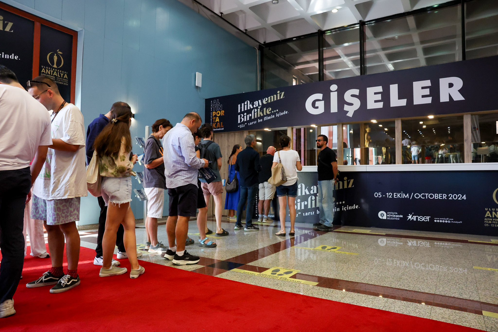 Festival “Hükümdarlık” filmiyle başladı