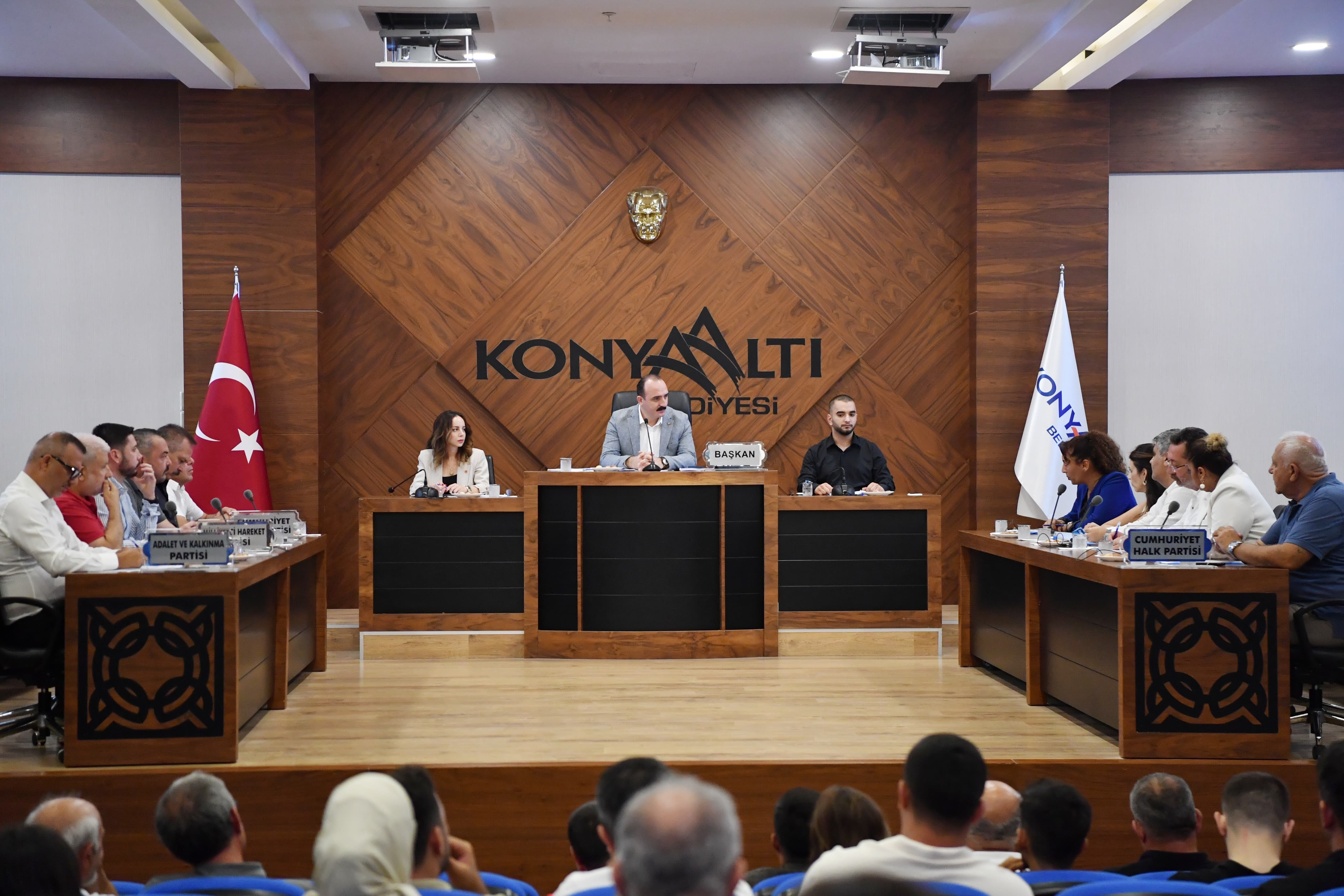 Konyaaltı Belediyesi 2025 yılı bütçesi 2 milyar 700 milyon TL olarak belirlendi