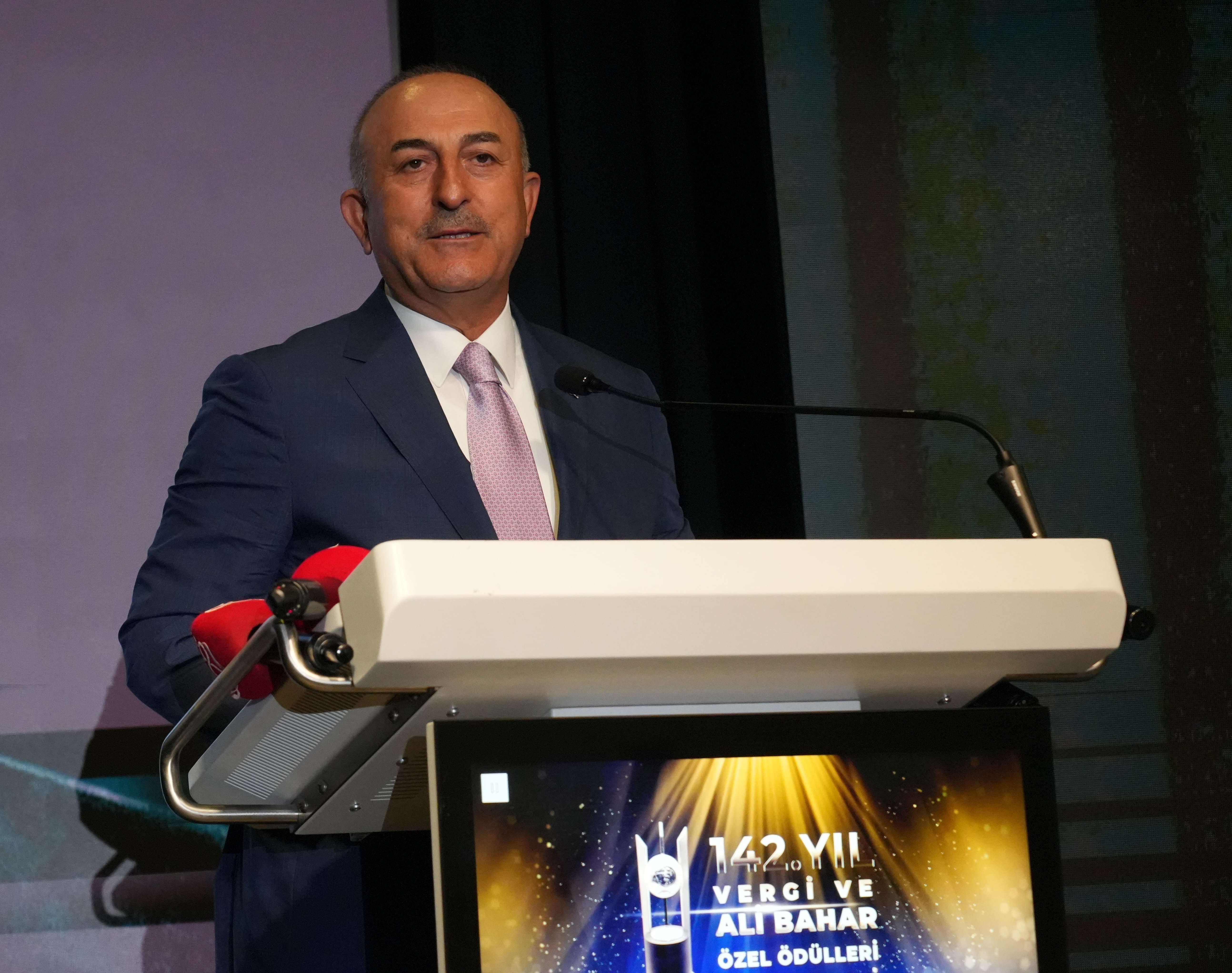Mevlüt Çavuşoğlu: "Antalya, Üretim ve İhracatta Önemli Bir Yükseliş İçinde"